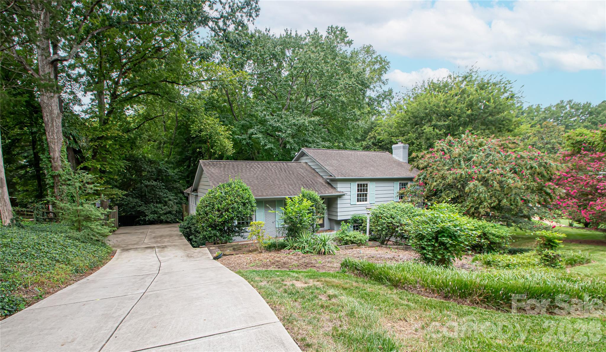 6836 Ronda Avenue Property Photo 3