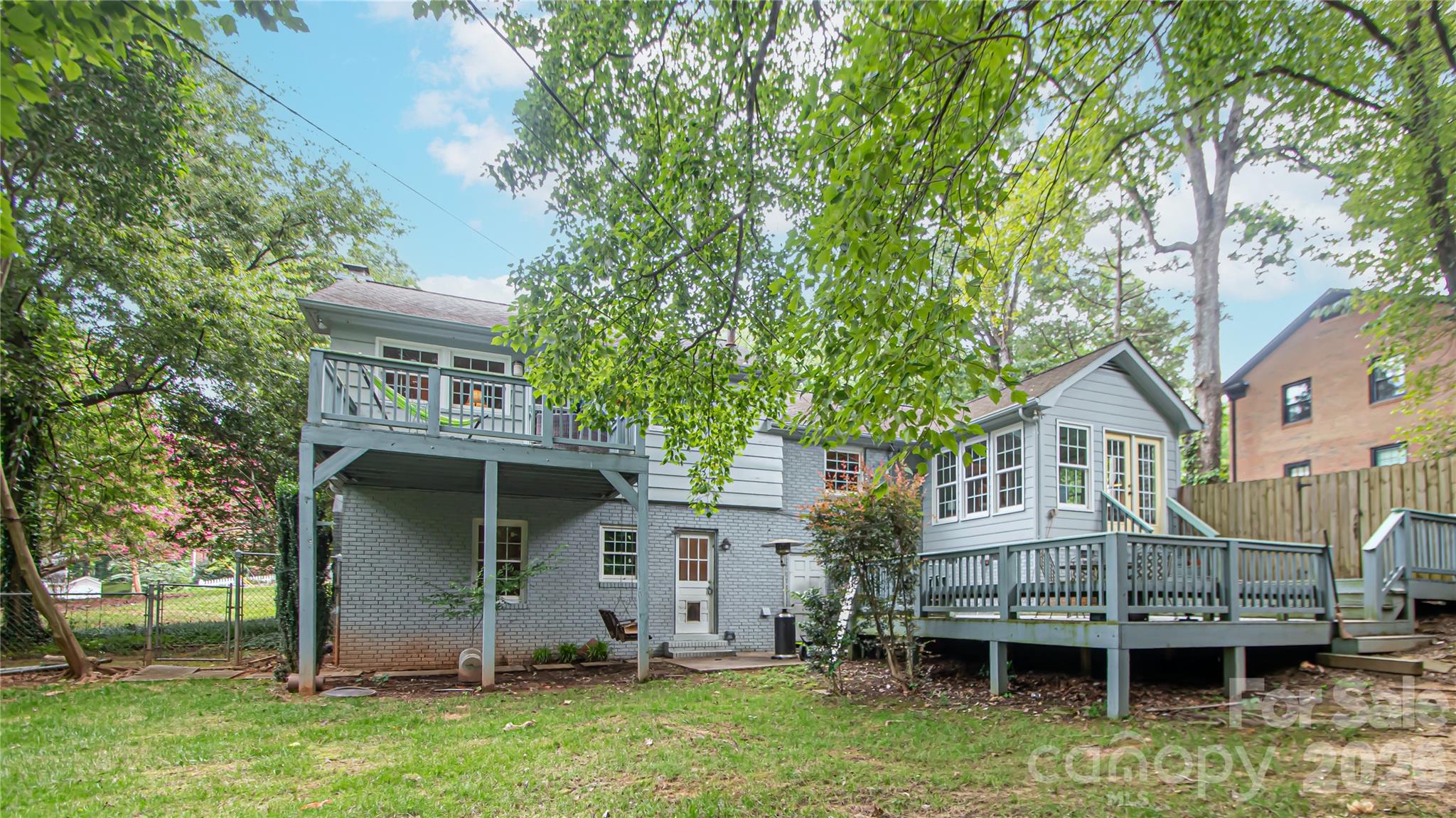 6836 Ronda Avenue Property Photo 4