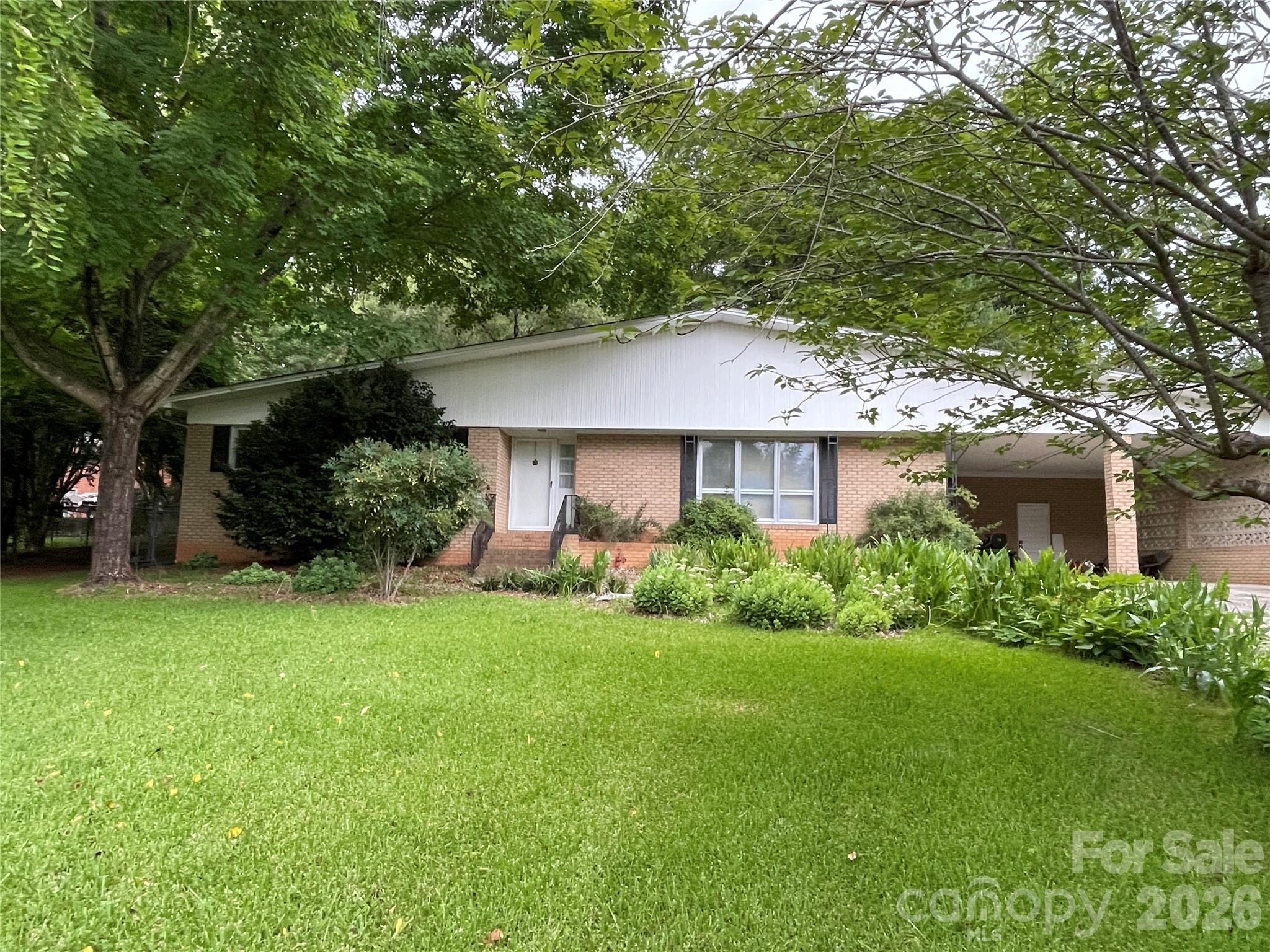 3209 Greenwood Park Circle Property Photo 1