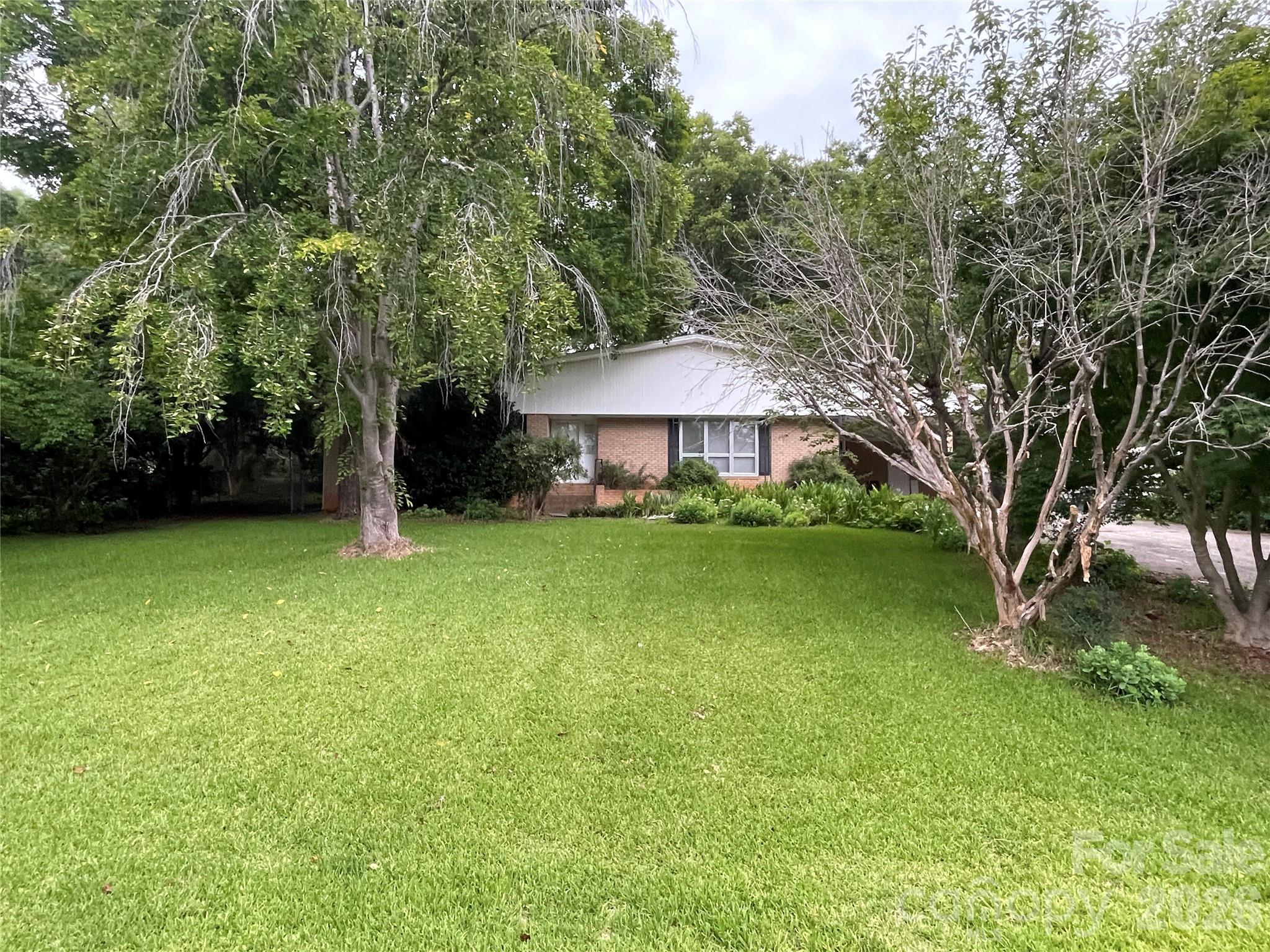 3209 Greenwood Park Circle Property Photo 3