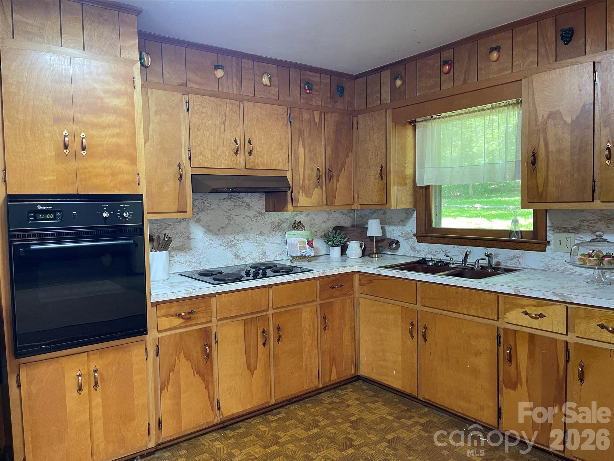 3209 Greenwood Park Circle Property Photo 7