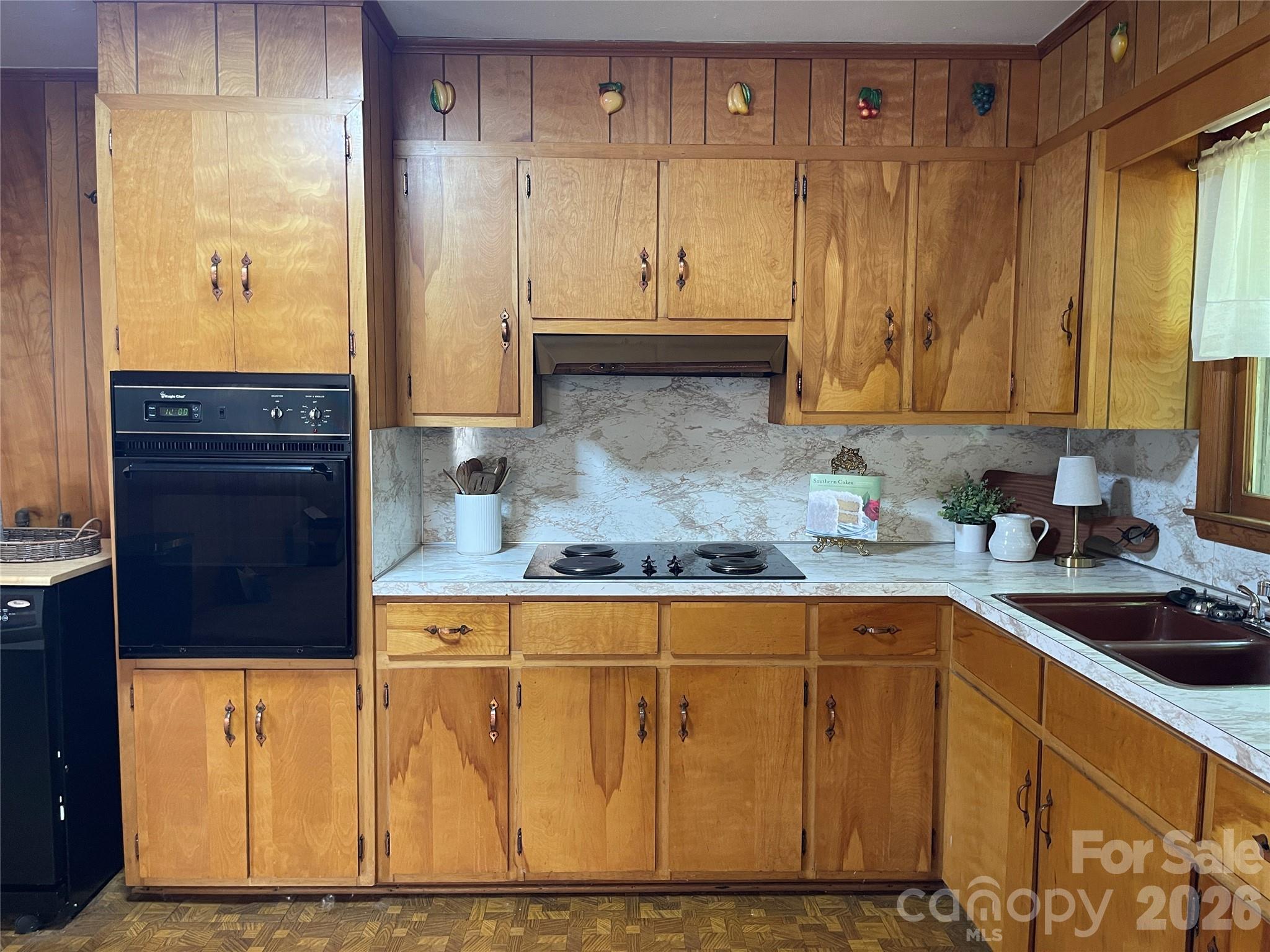 3209 Greenwood Park Circle Property Photo 8