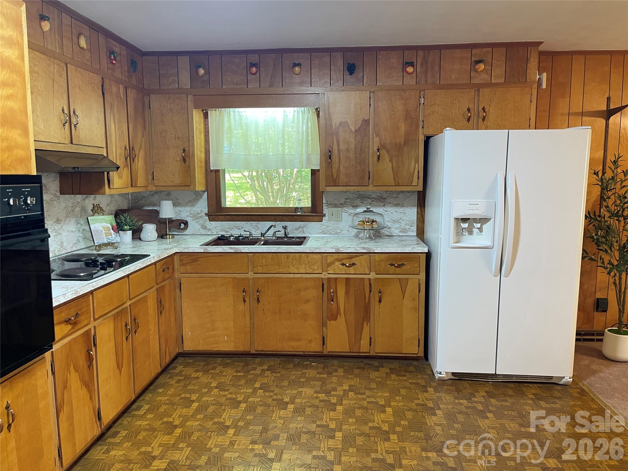 3209 Greenwood Park Circle Property Photo 9