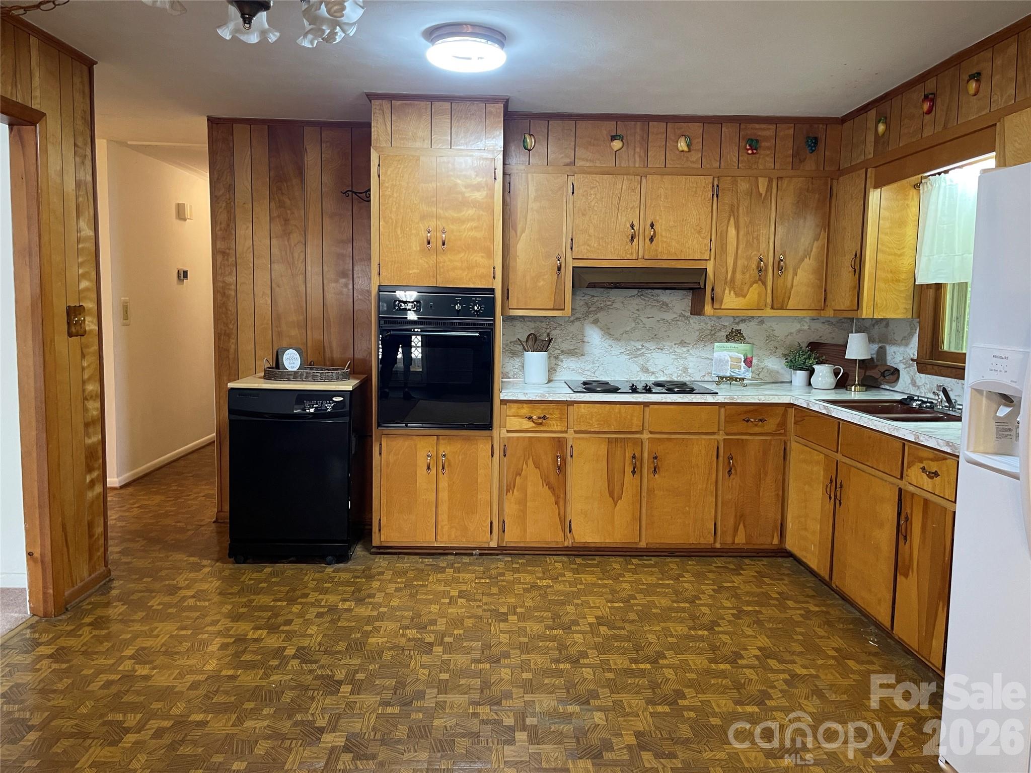 3209 Greenwood Park Circle Property Photo 10