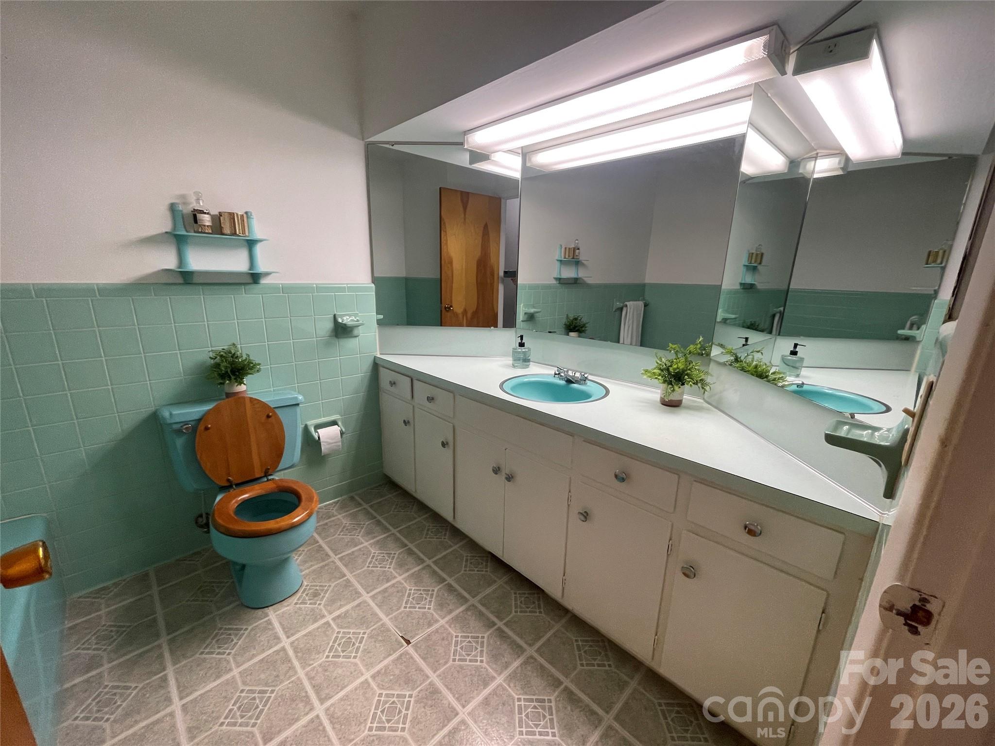 3209 Greenwood Park Circle Property Photo 16