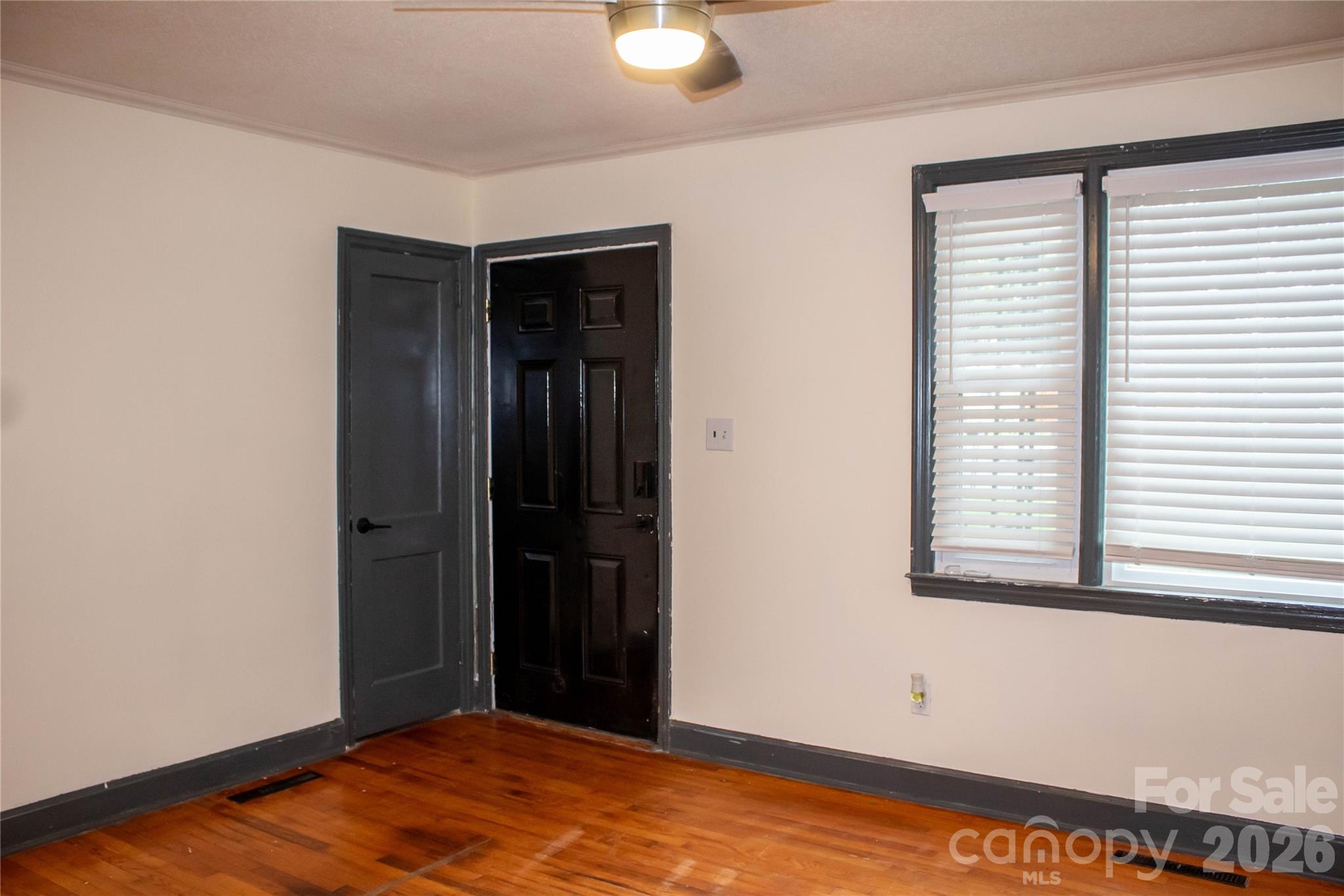 3413 1st Avenue Circle Property Photo 2