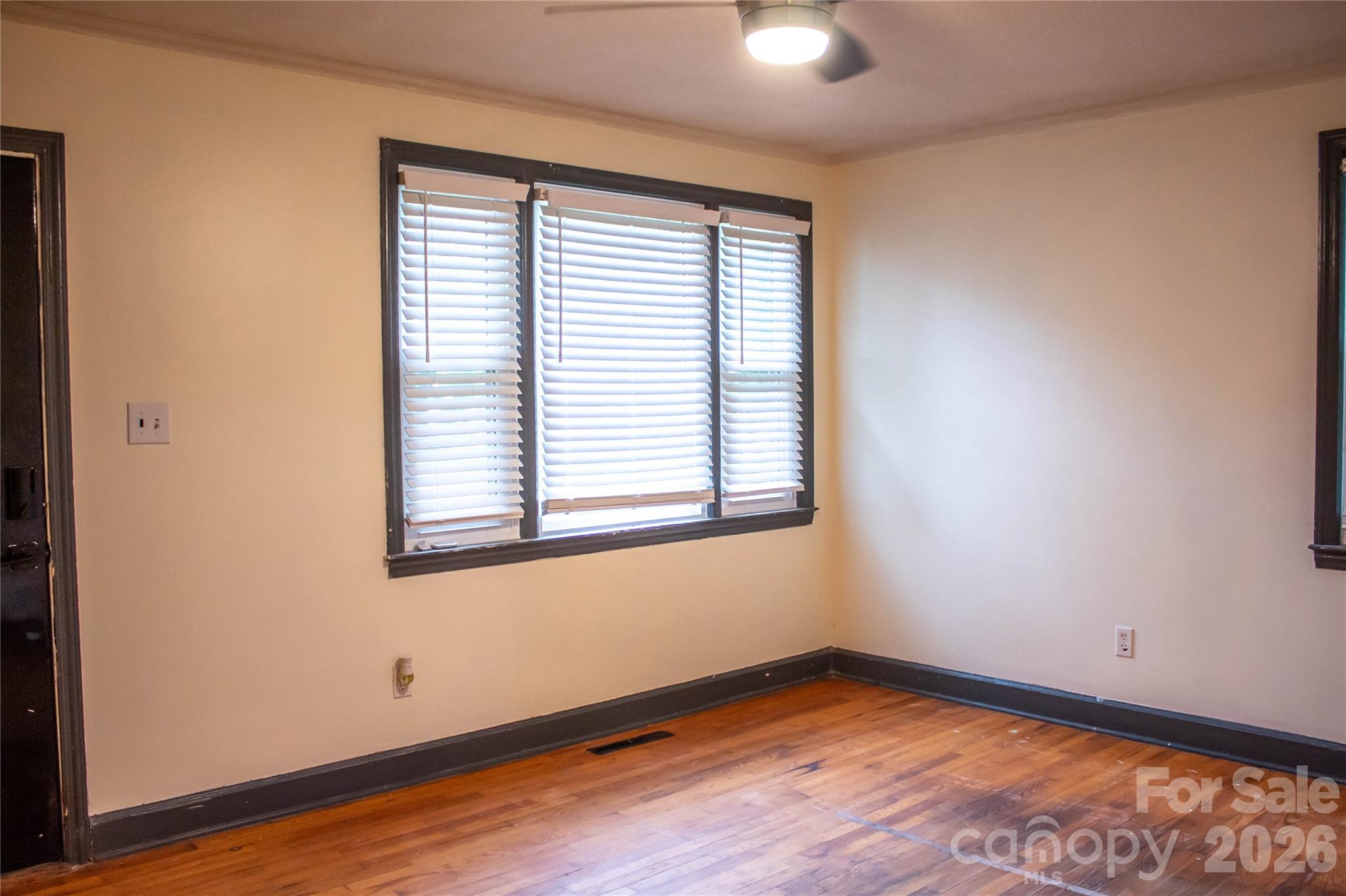 3413 1st Avenue Circle Property Photo 4