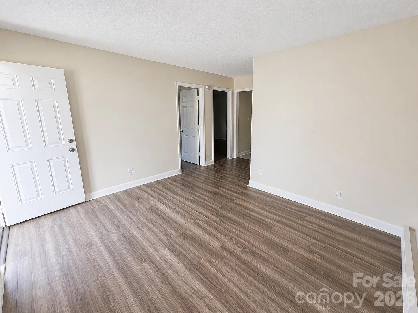 2416 Julia Avenue Property Photo 4