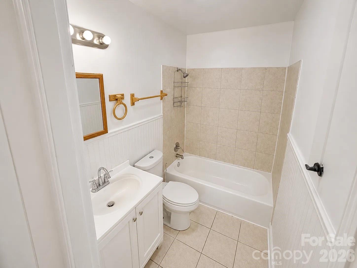 2416 Julia Avenue Property Photo 6
