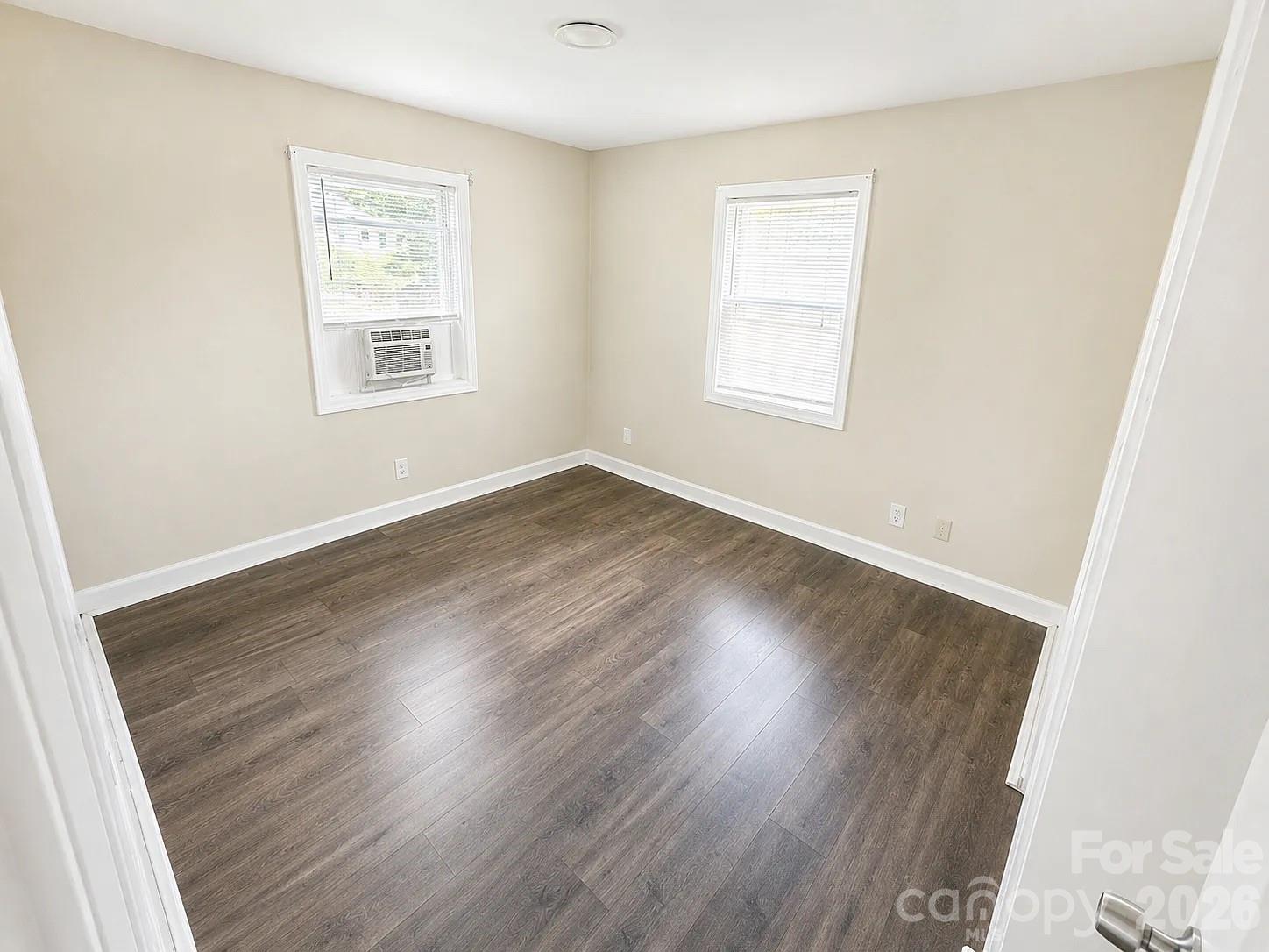 2416 Julia Avenue Property Photo 8
