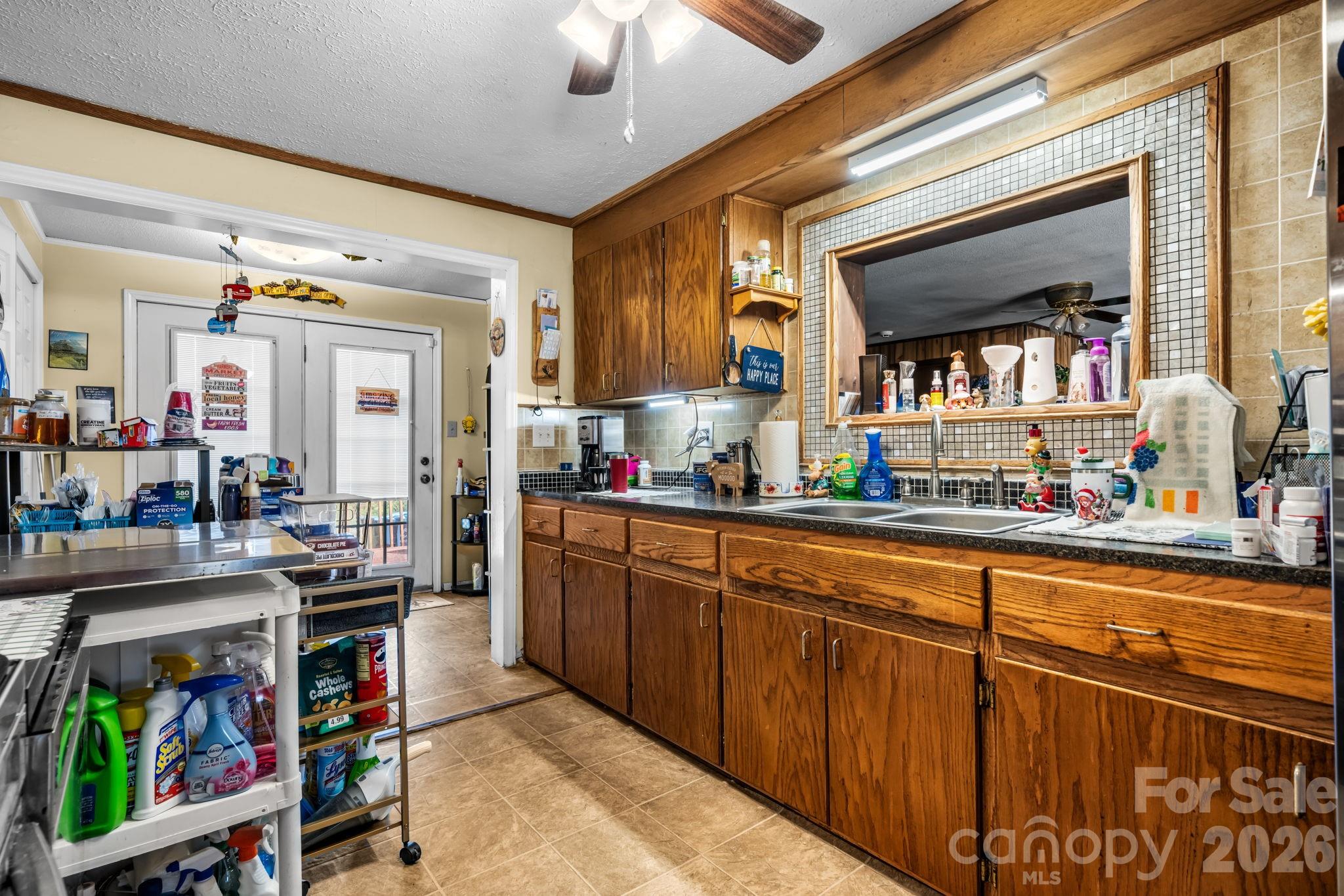 2504 Brentwood Circle Property Photo 4