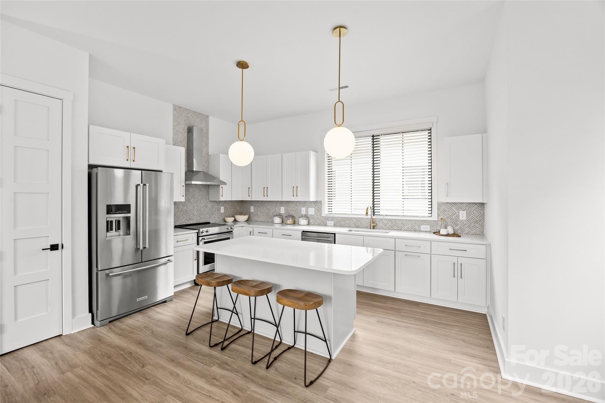 4039 S Tryon Street Property Photo 8