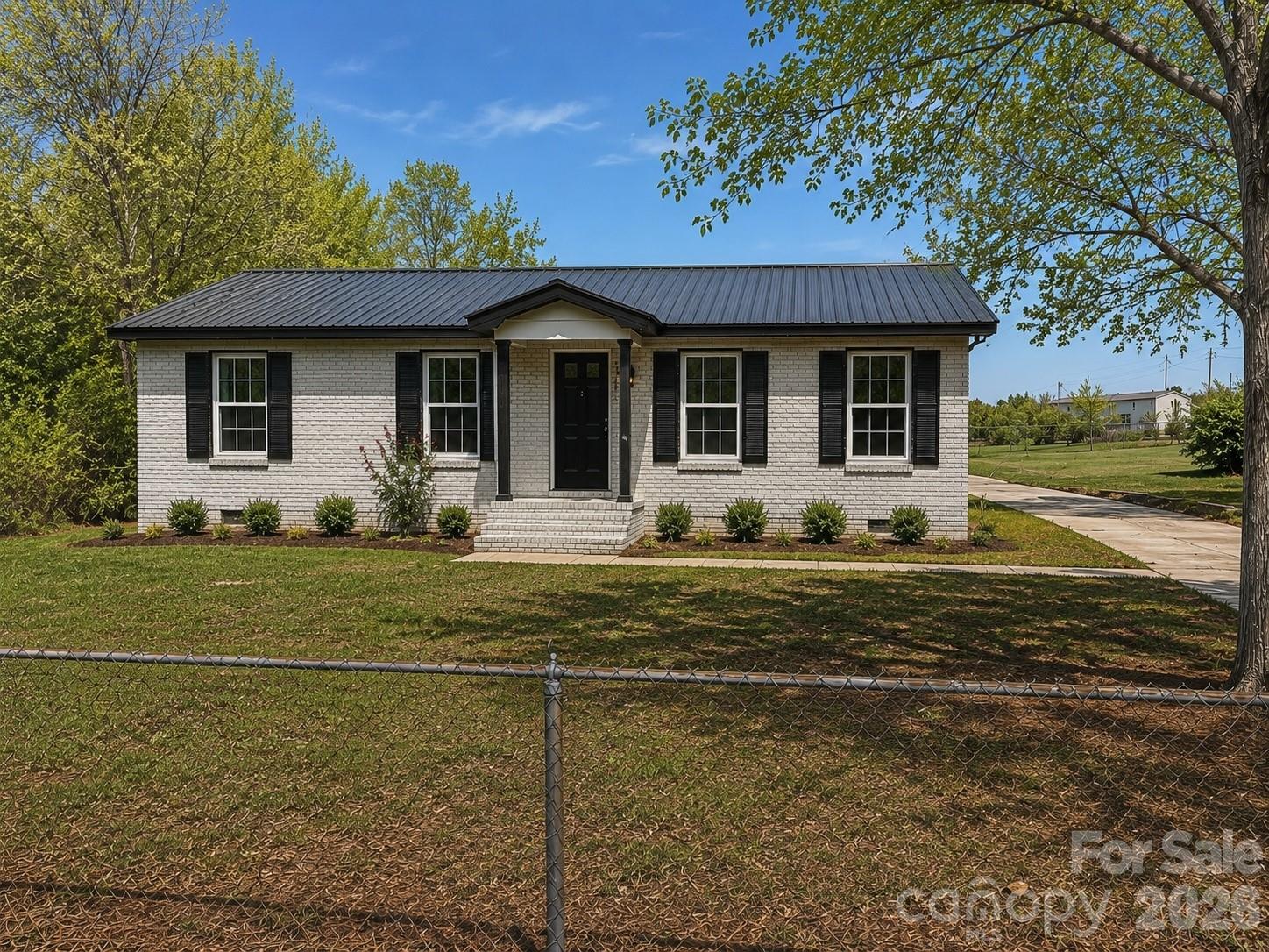 1180 W Wall Street Property Photo 1