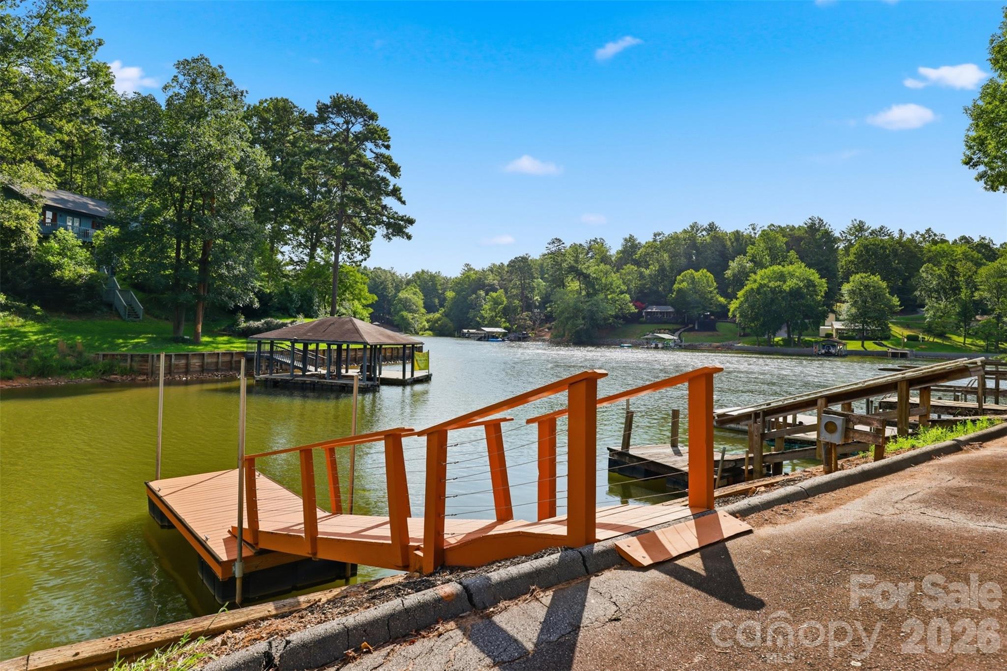 40 Candlewick Cove Drive Property Photo 2