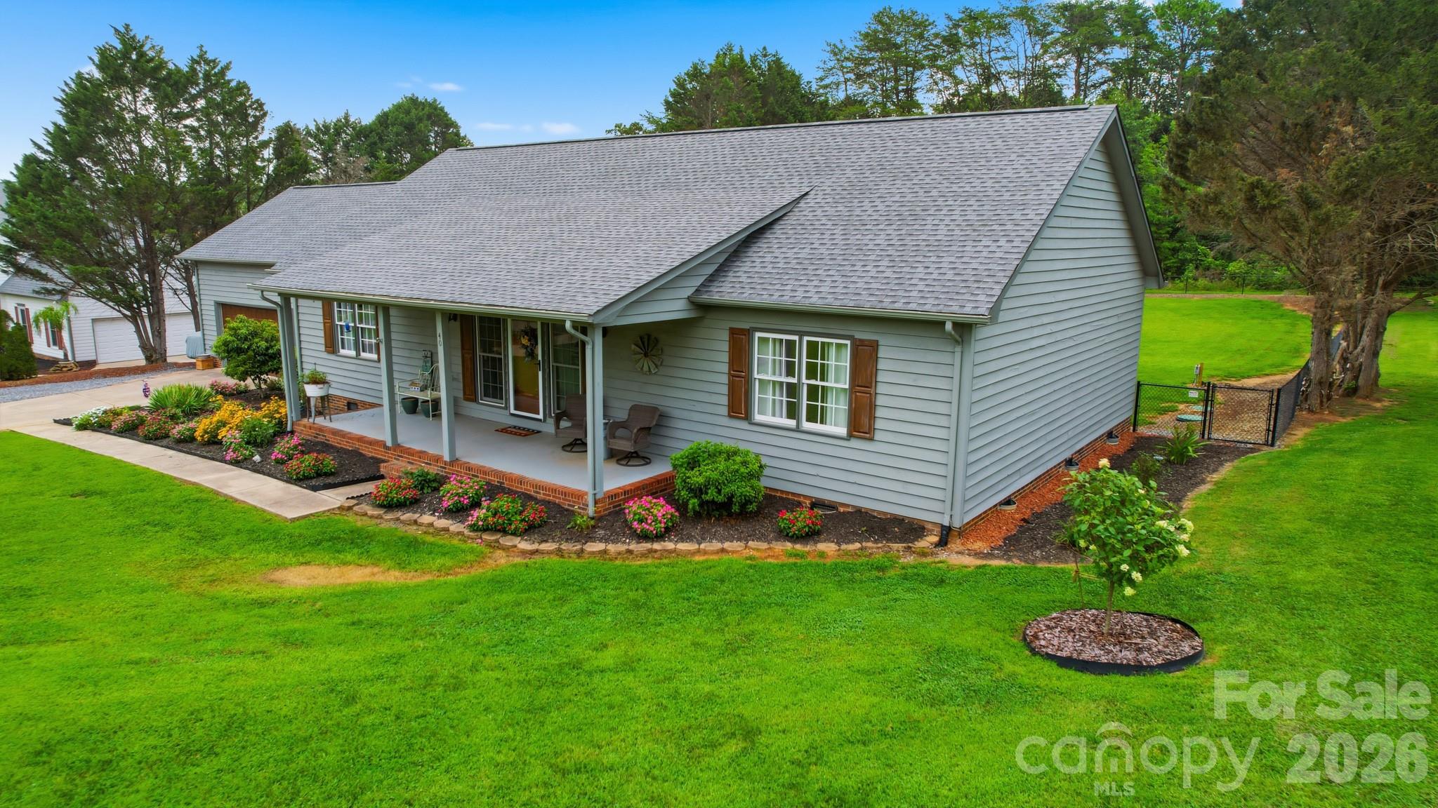 40 Candlewick Cove Drive Property Photo 4