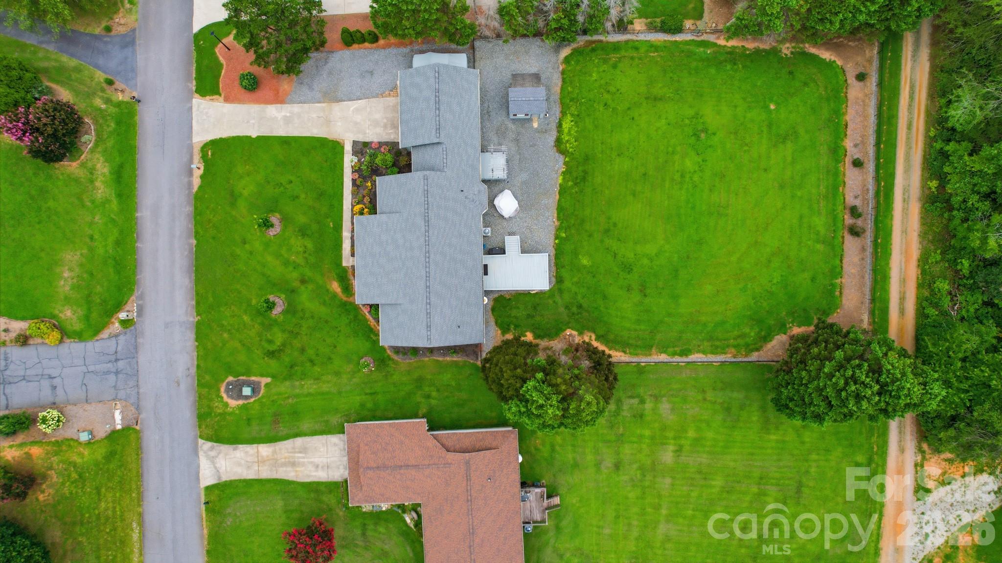 40 Candlewick Cove Drive Property Photo 4