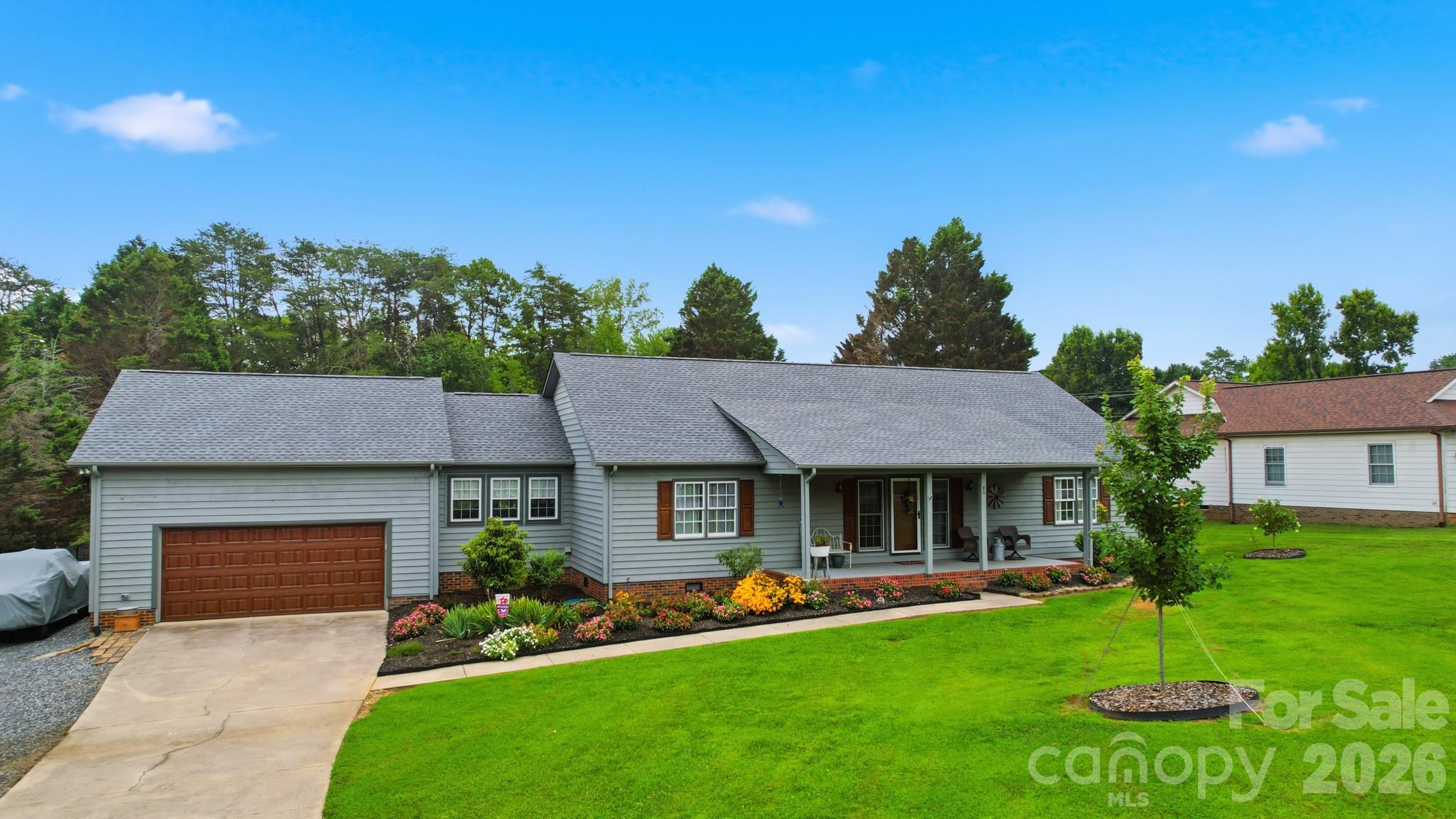40 Candlewick Cove Drive Property Photo 5