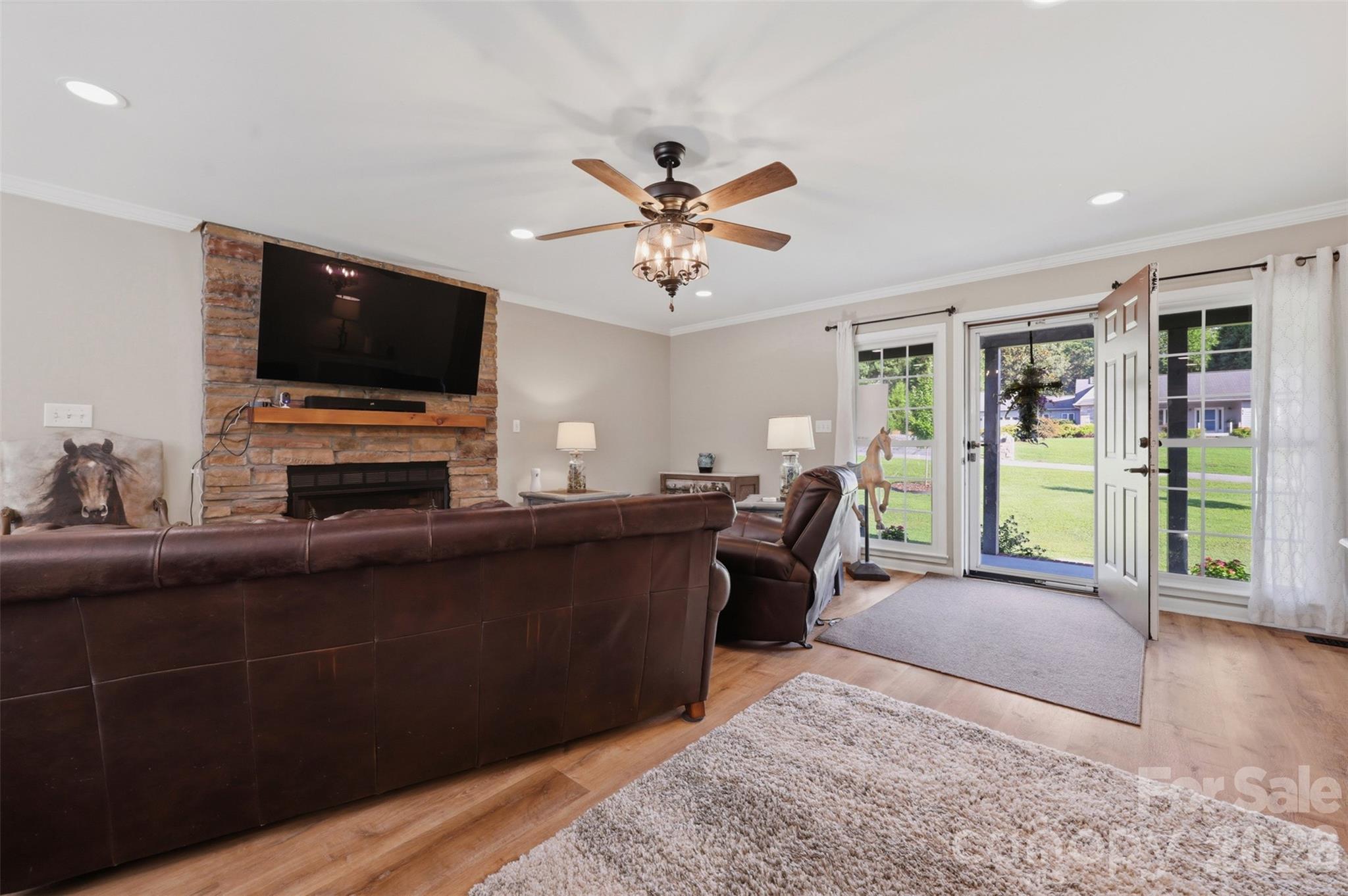 40 Candlewick Cove Drive Property Photo 13