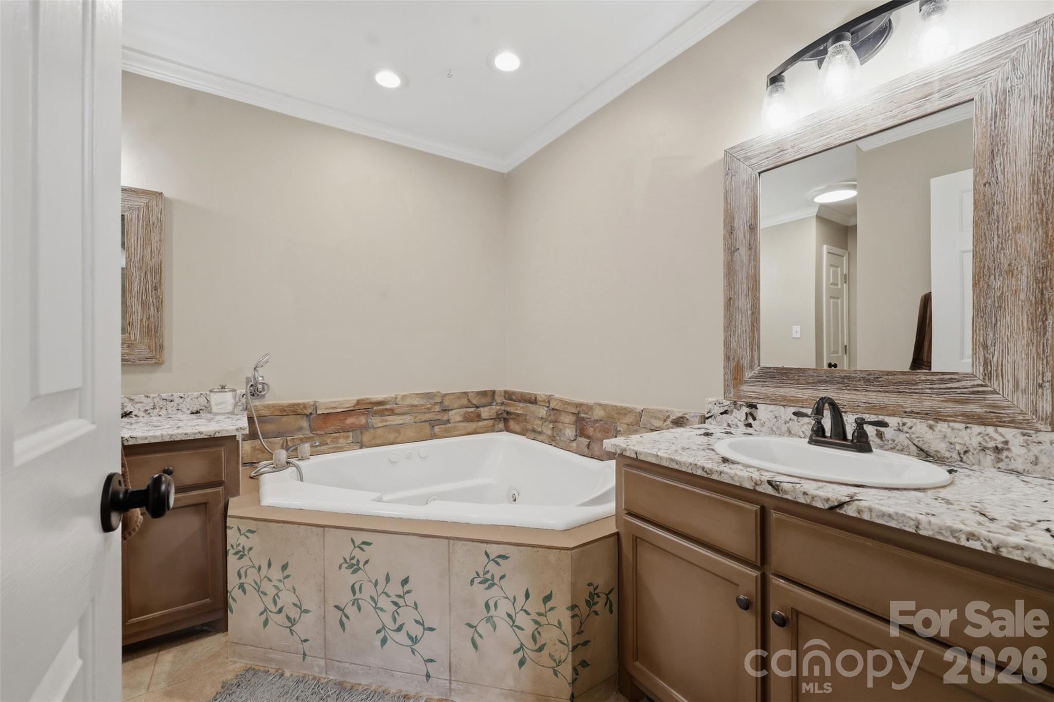 40 Candlewick Cove Drive Property Photo 37