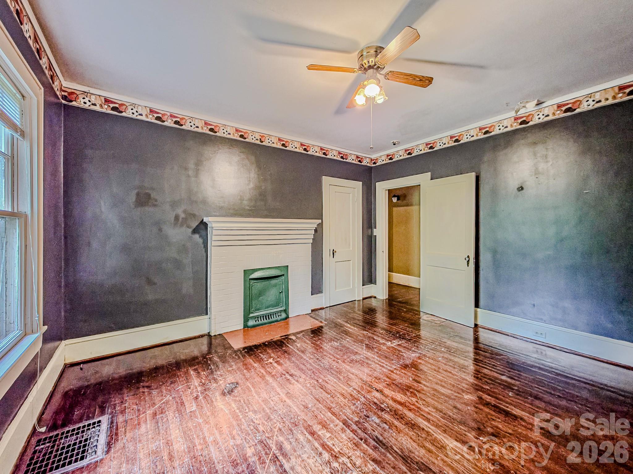 154 S Broadway Street Property Photo 20
