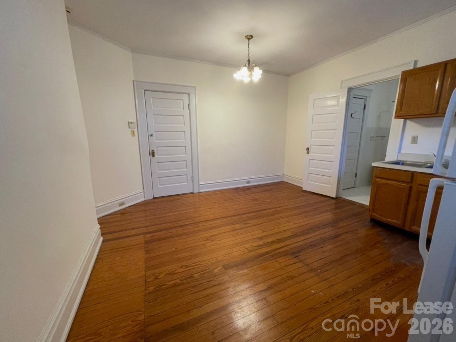 501 E Kingston Avenue E Property Photo 7