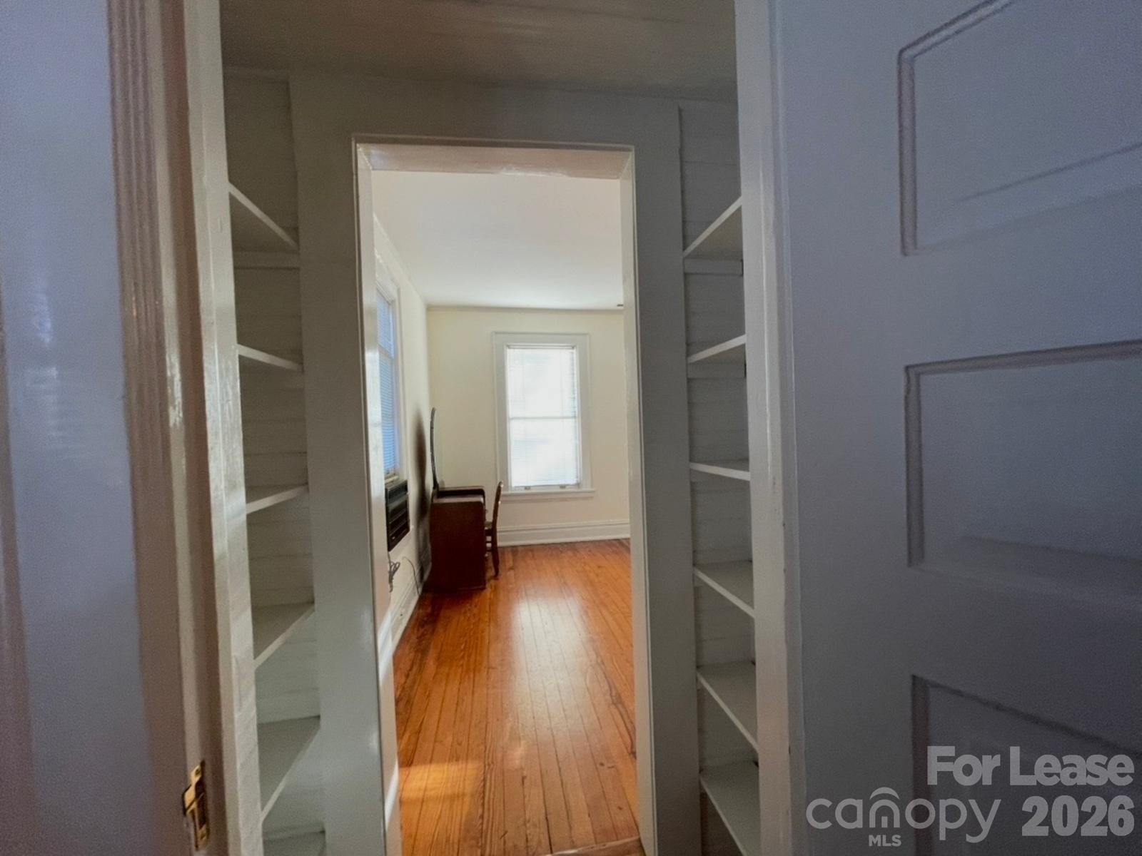 501 E Kingston Avenue E Property Photo 10