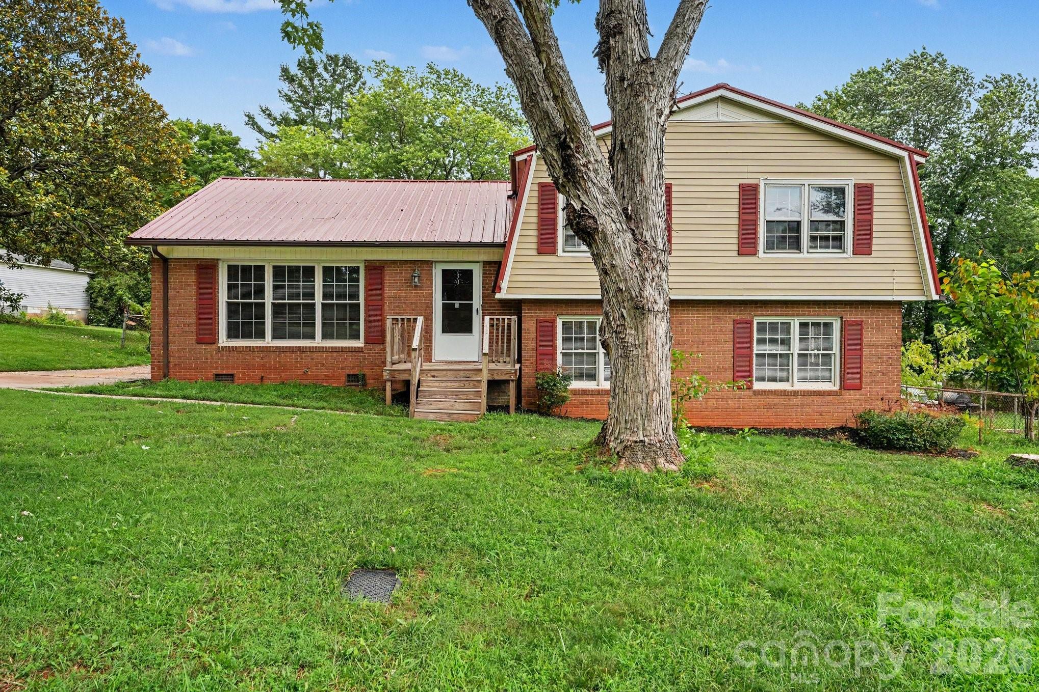 630 Colonial Drive Property Photo 1