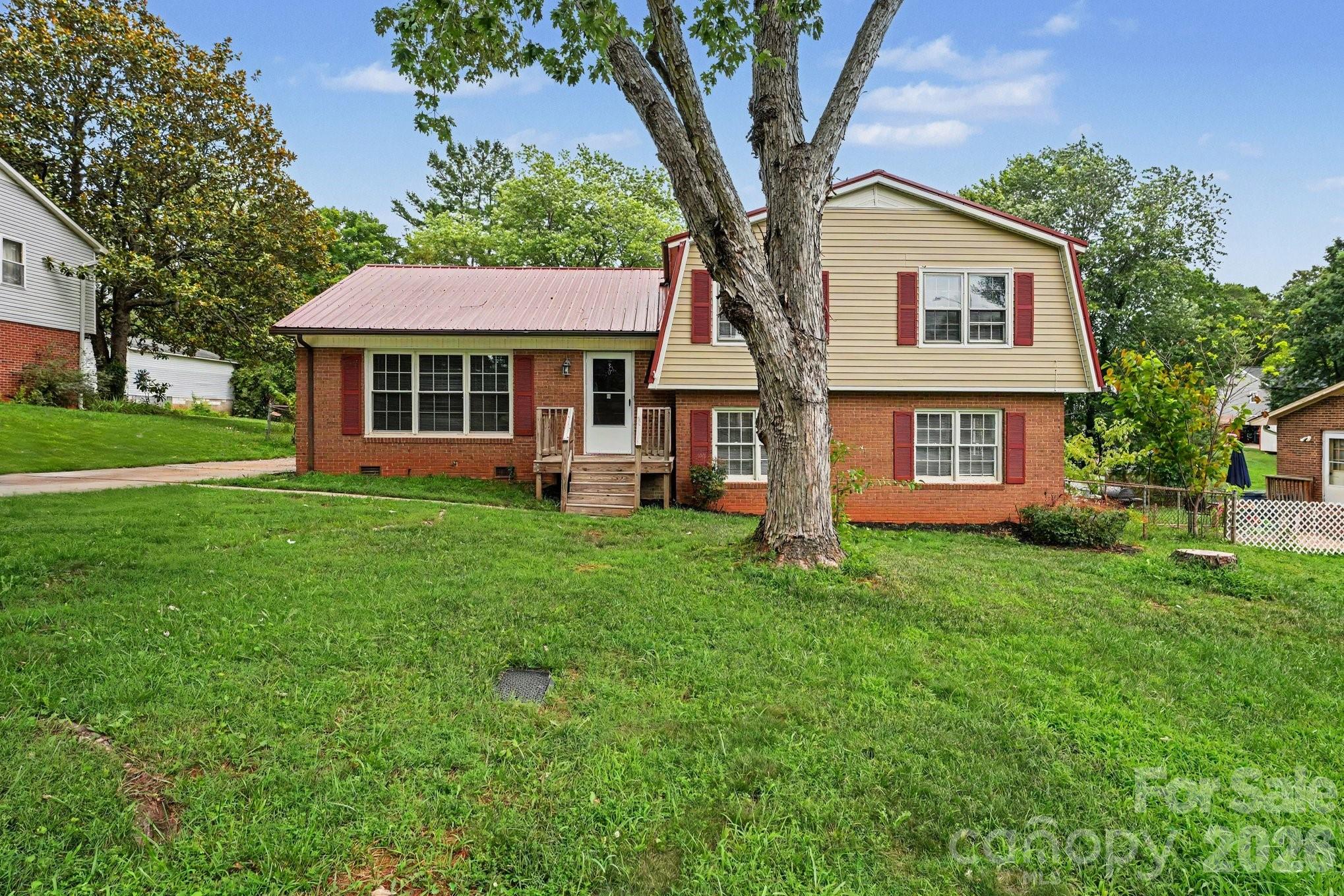 630 Colonial Drive Property Photo 2
