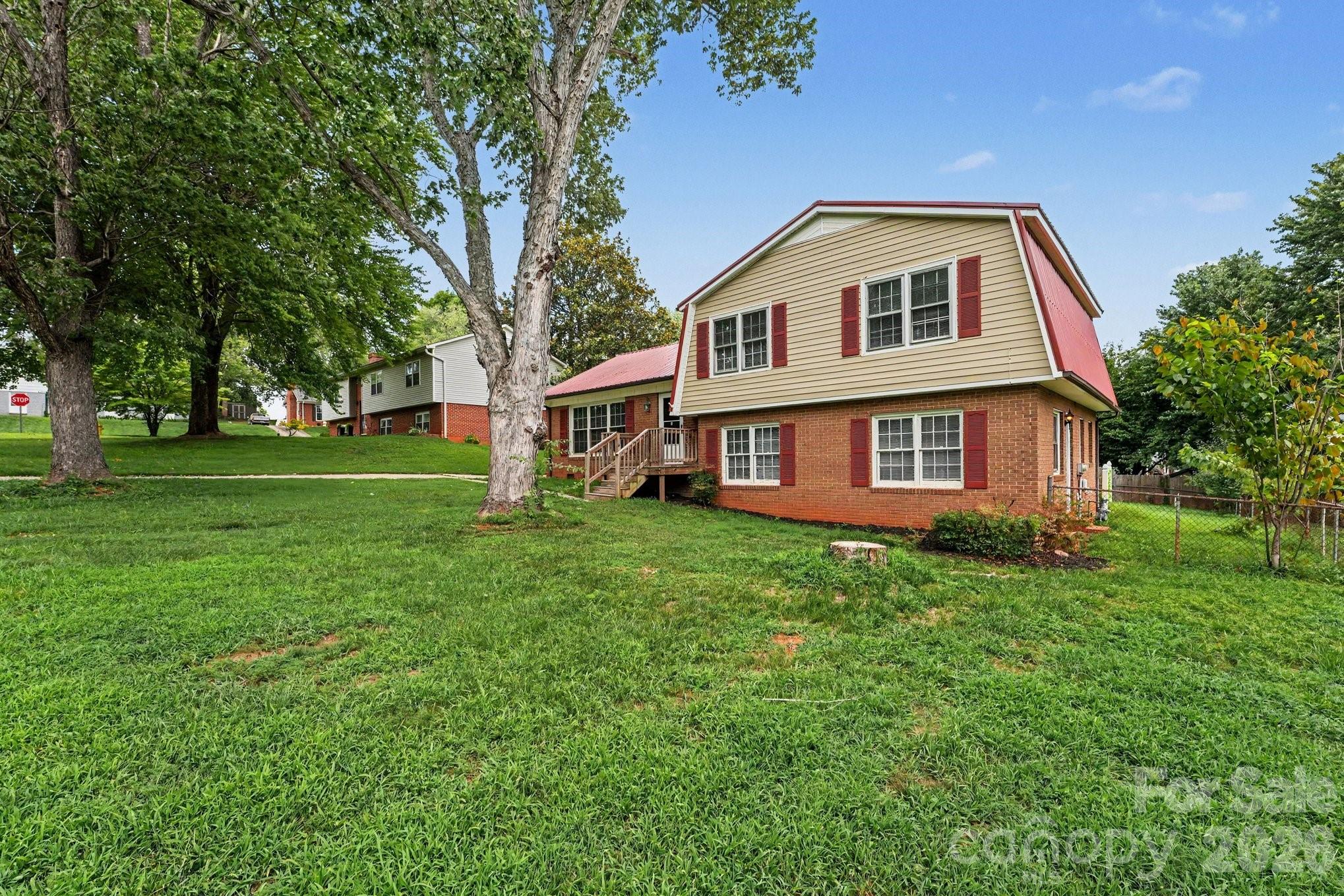 630 Colonial Drive Property Photo 4