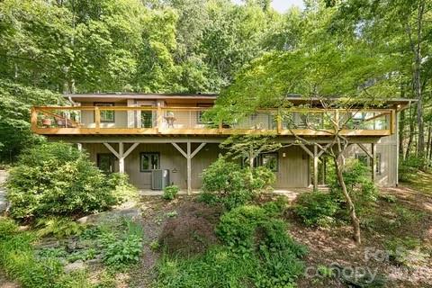 12 Beech Tree Lane Property Photo 2