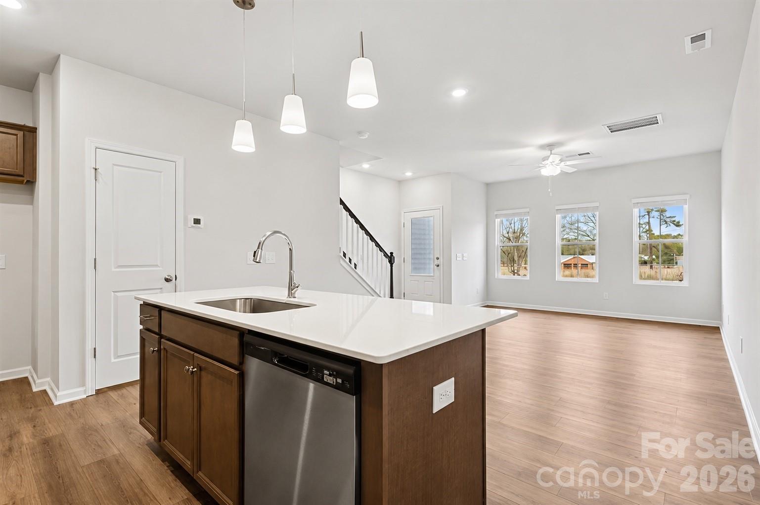 4632 Lakeview Road Property Photo 2