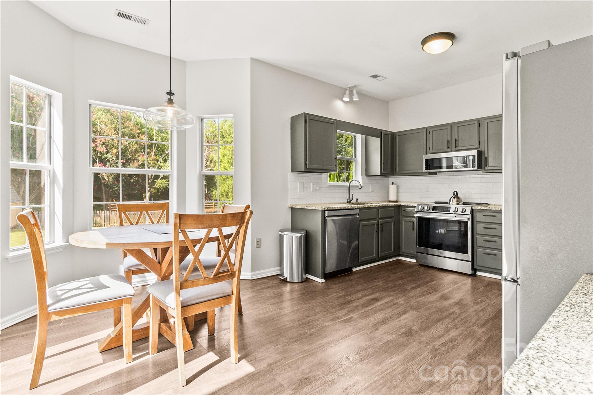 12321 Sparkling Way Property Photo 18