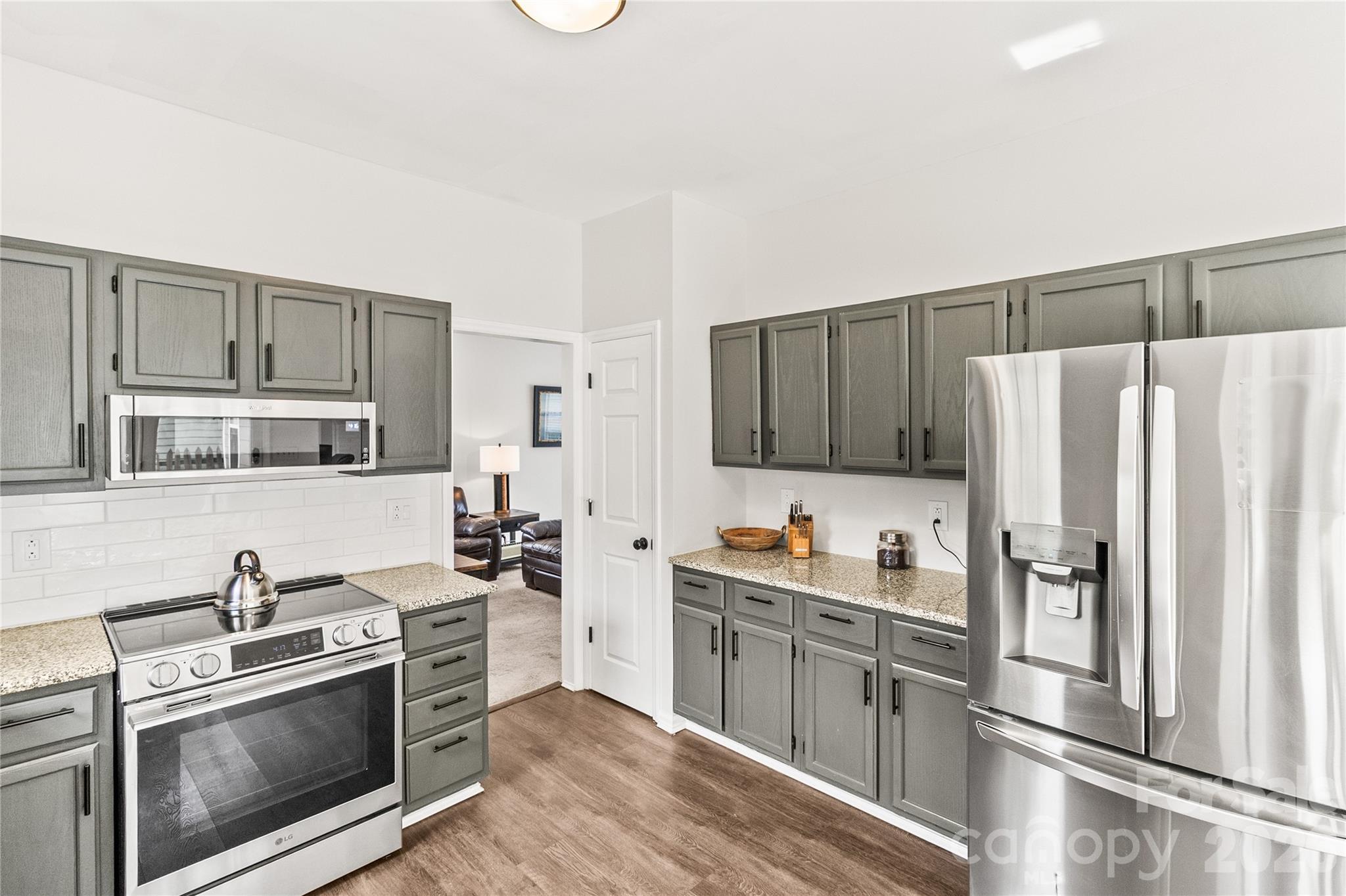 12321 Sparkling Way Property Photo 19
