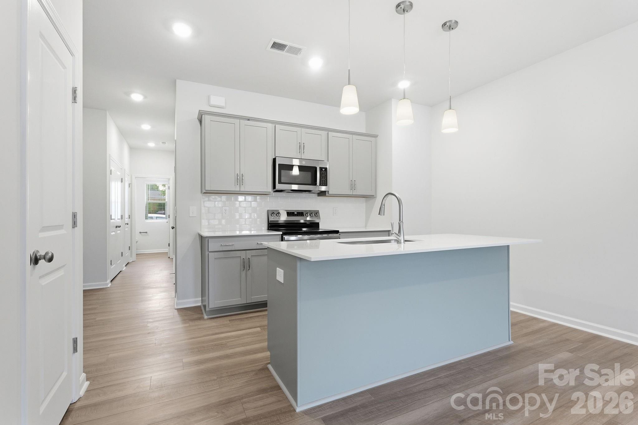 4614 Lakeview Road Property Photo 4