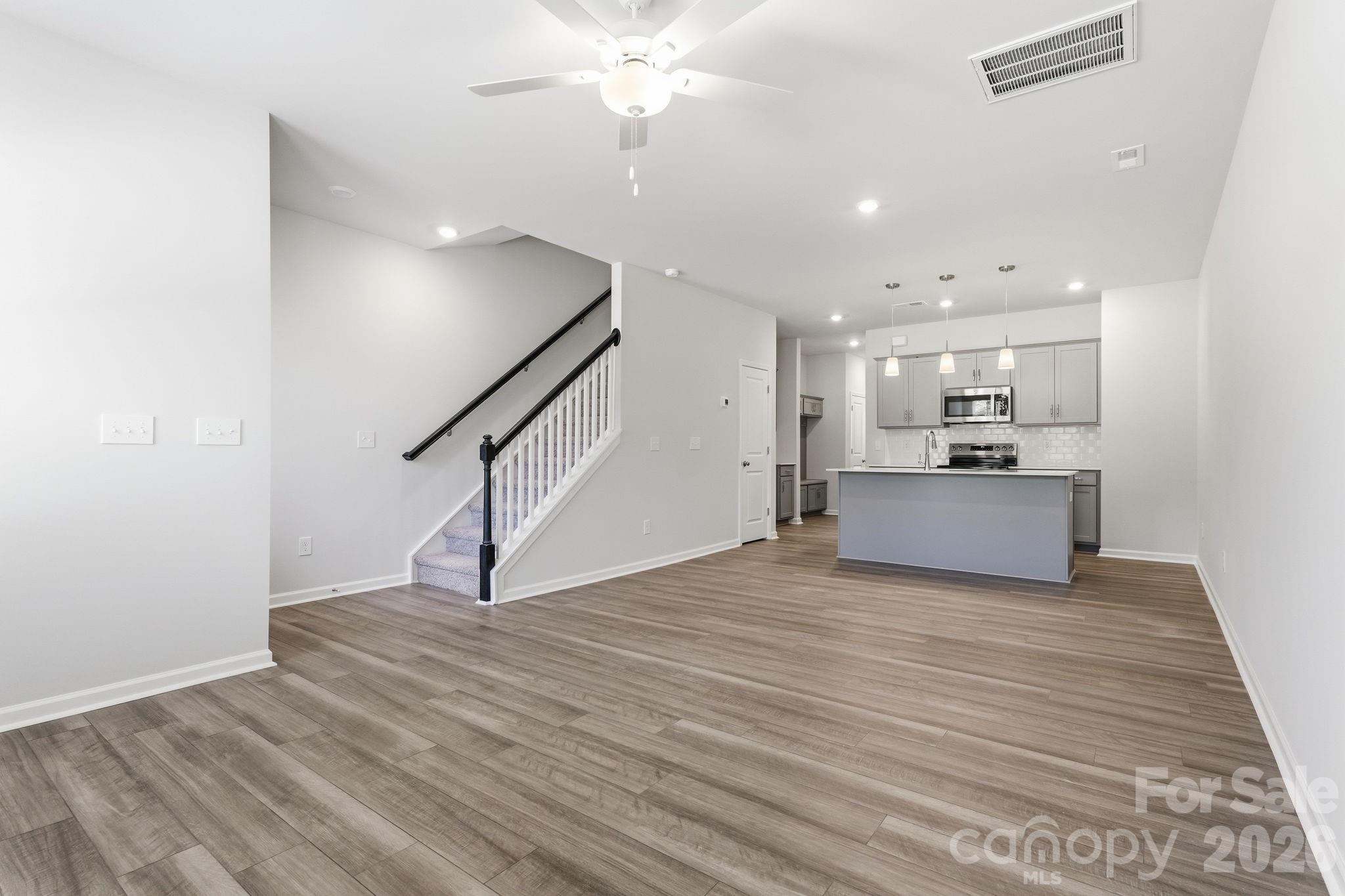 4614 Lakeview Road Property Photo 5