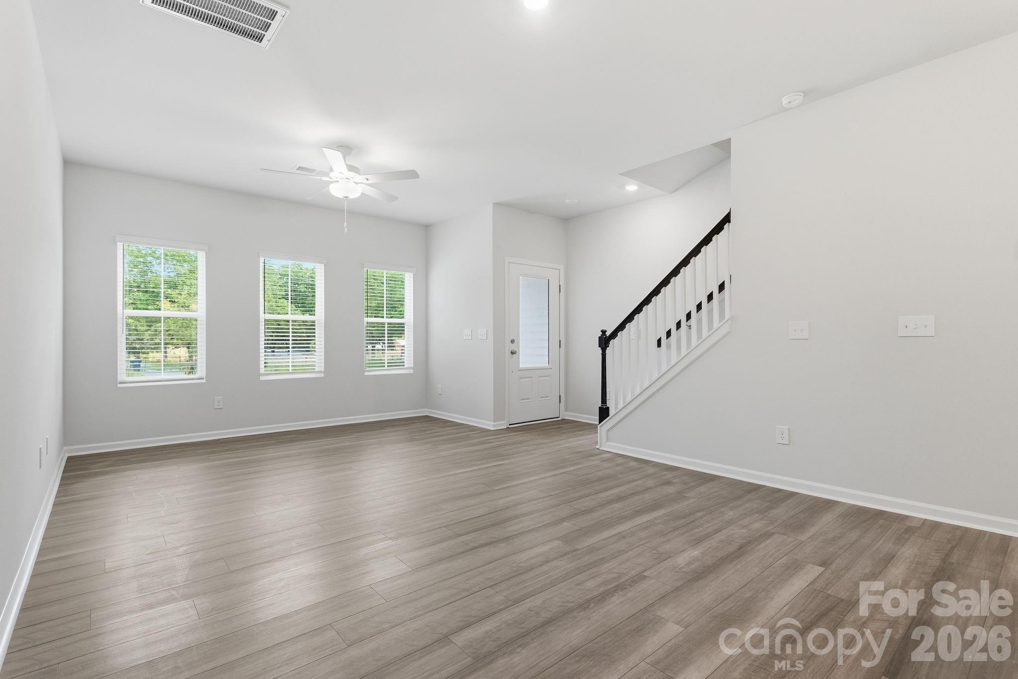 4614 Lakeview Road Property Photo 6