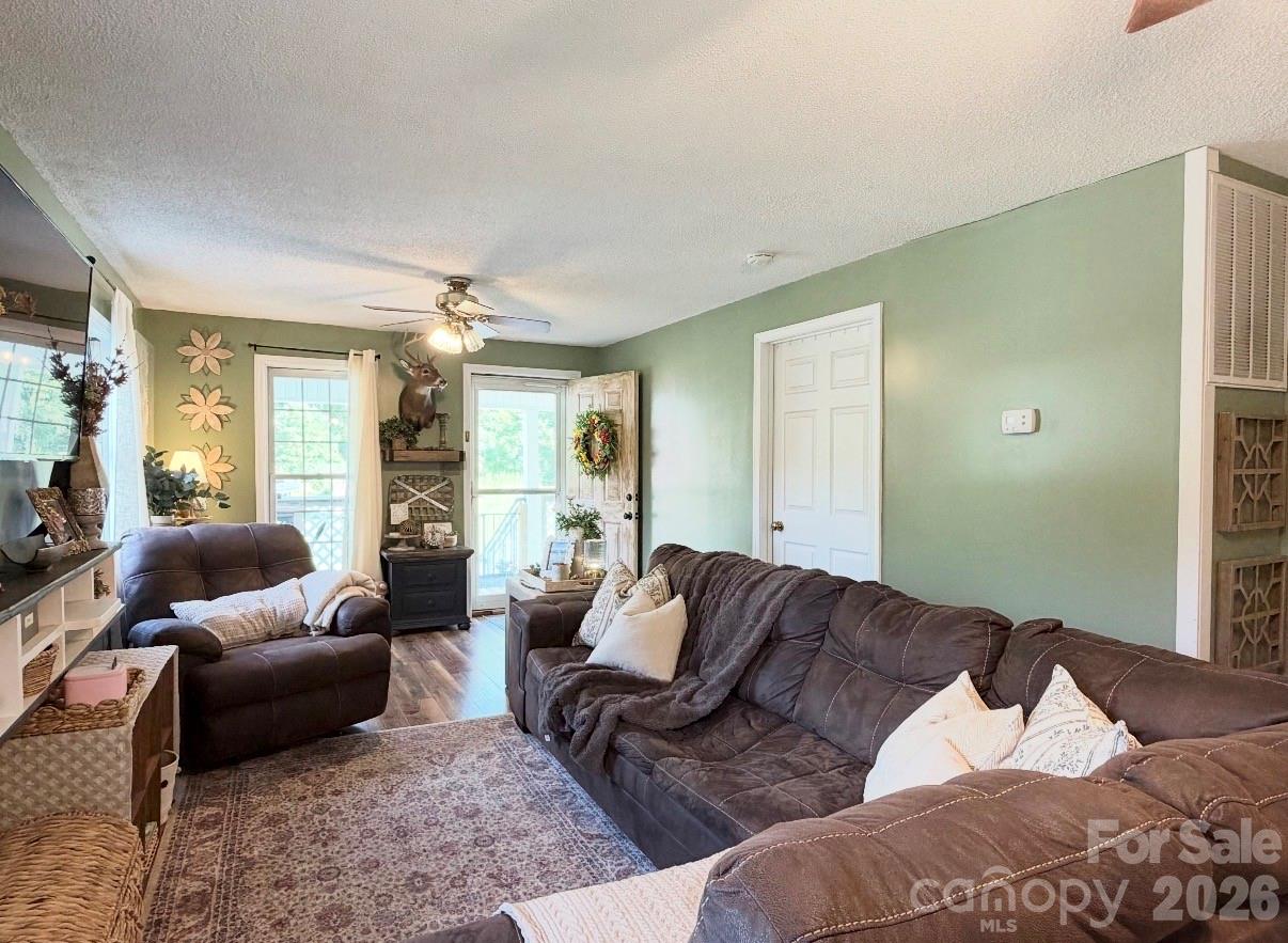2064 Alberton Lane Property Photo 7