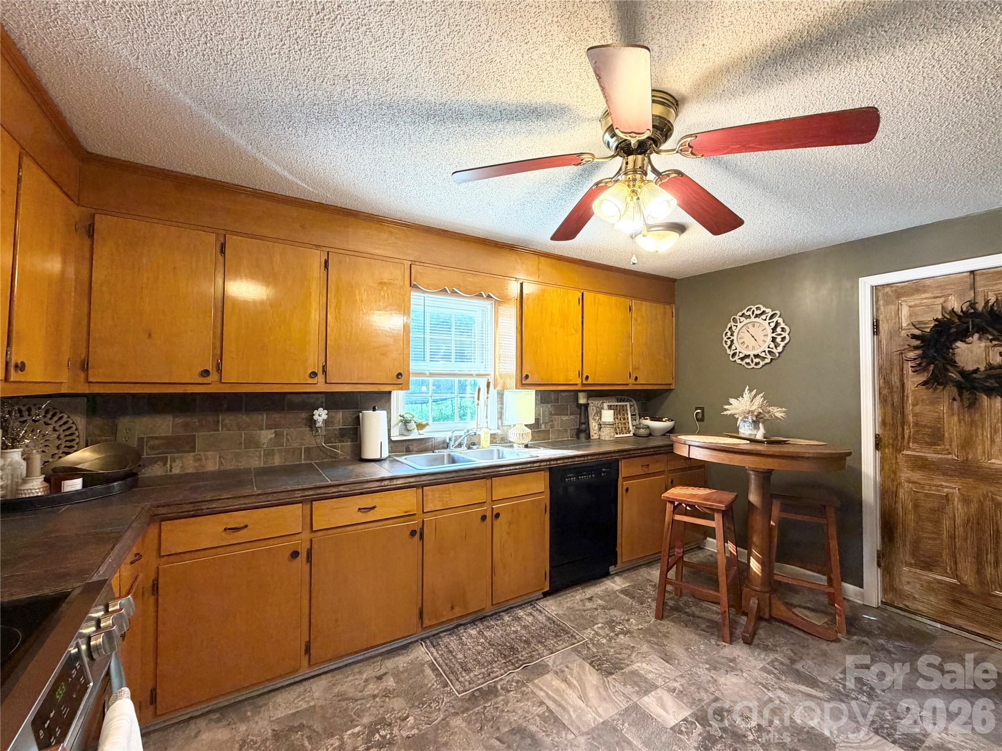 2064 Alberton Lane Property Photo 10