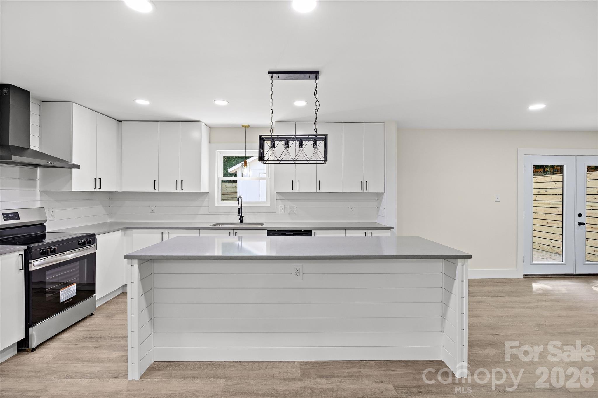 8033 Ritter Drive Property Photo 10