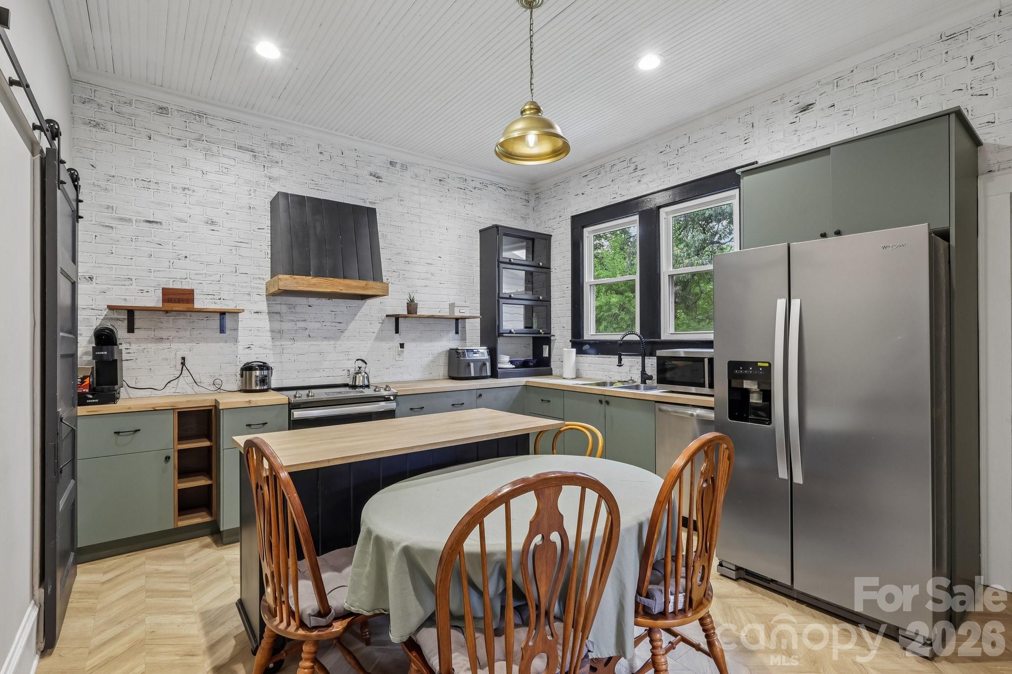 97 Ross Cannon Street Property Photo 5