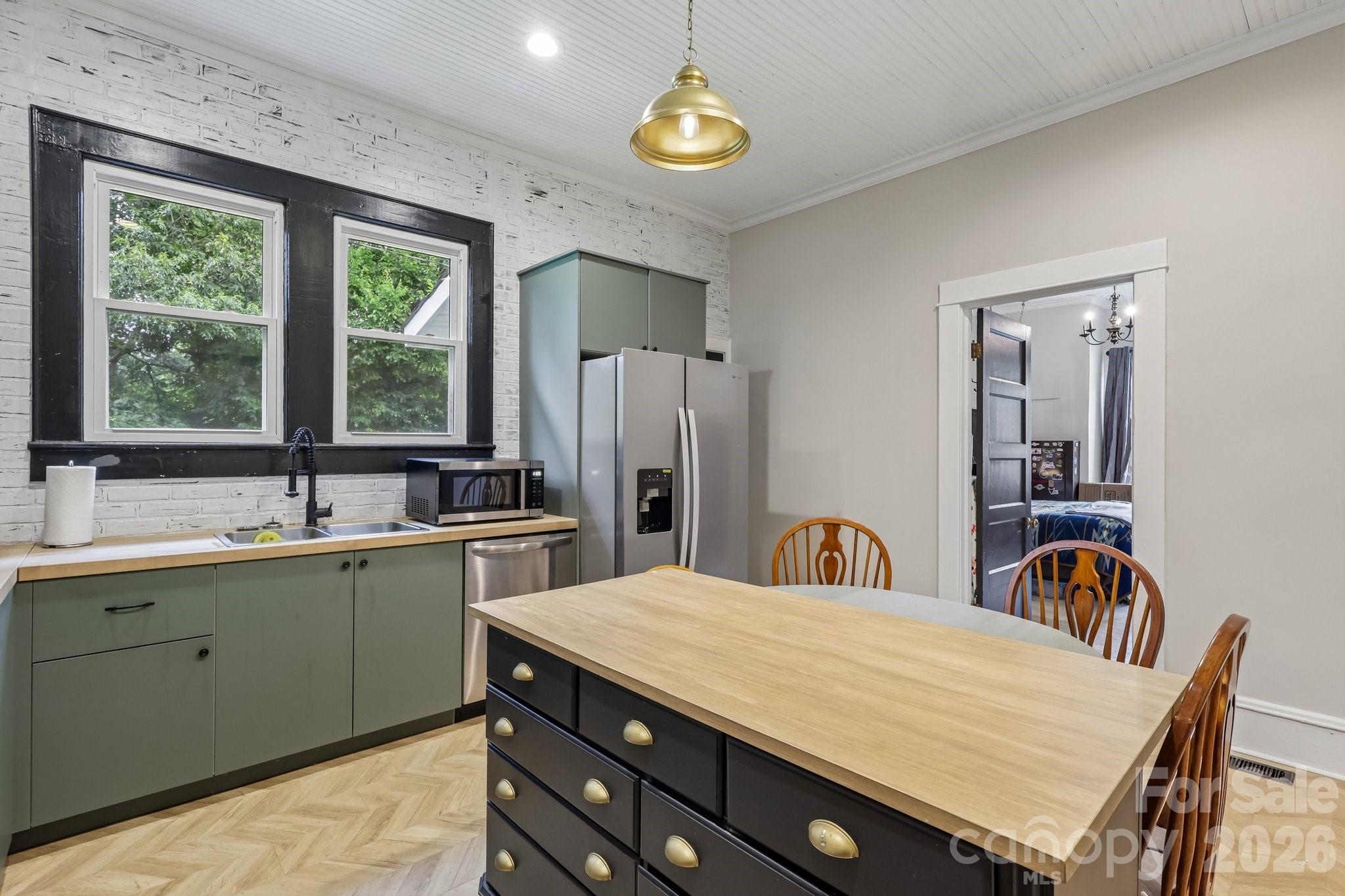 97 Ross Cannon Street Property Photo 6