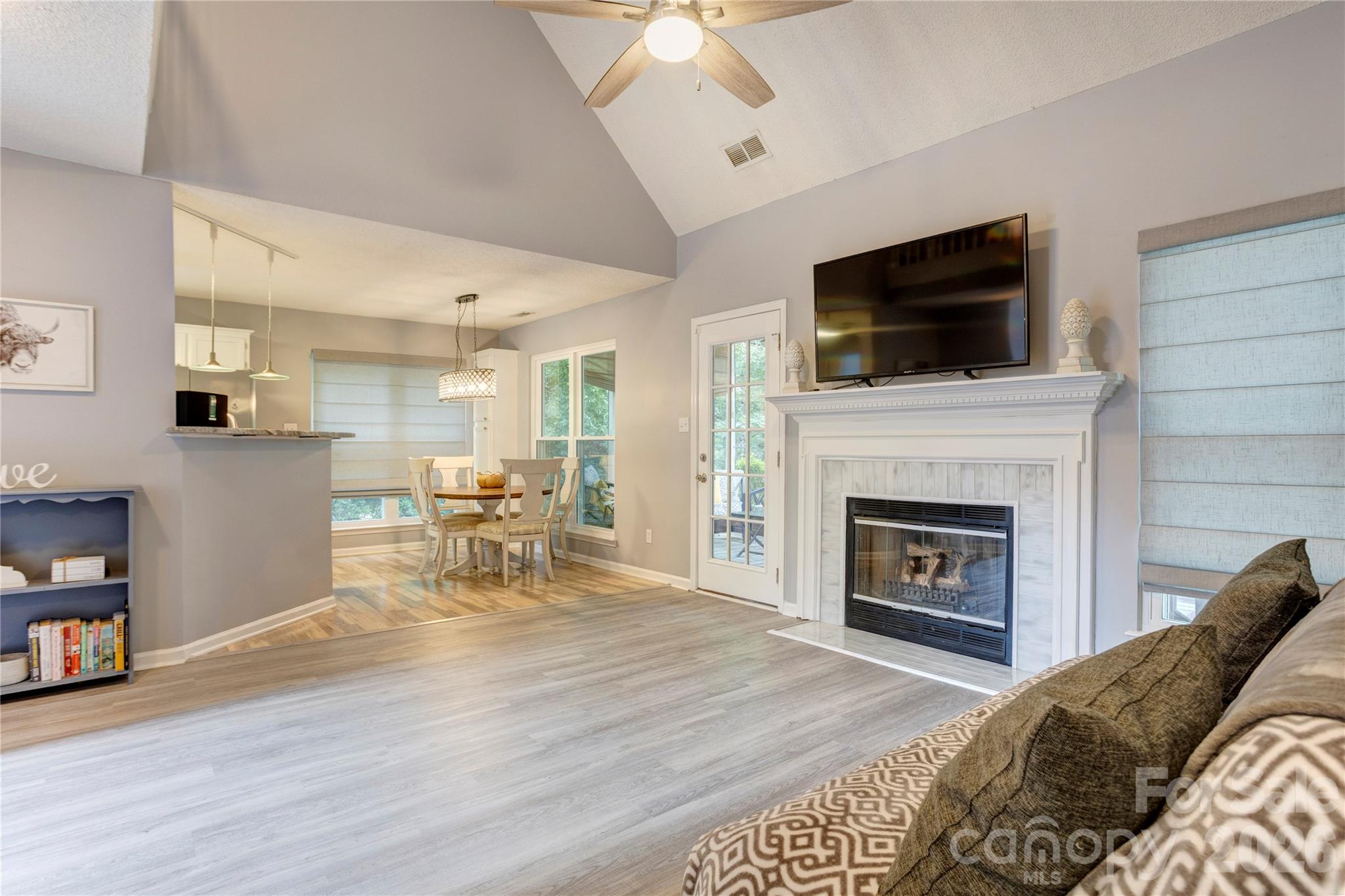 3688 Lake Spring Avenue Property Photo 12