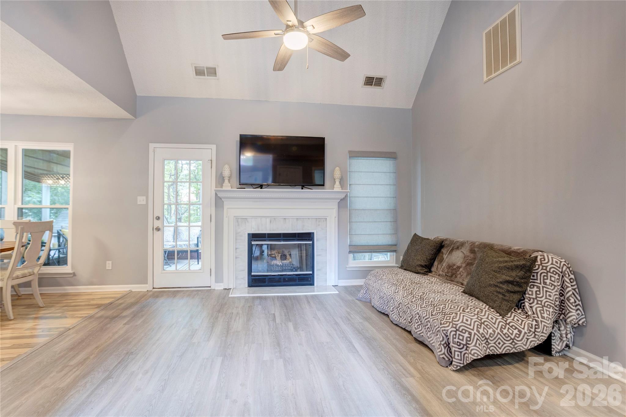 3688 Lake Spring Avenue Property Photo 13