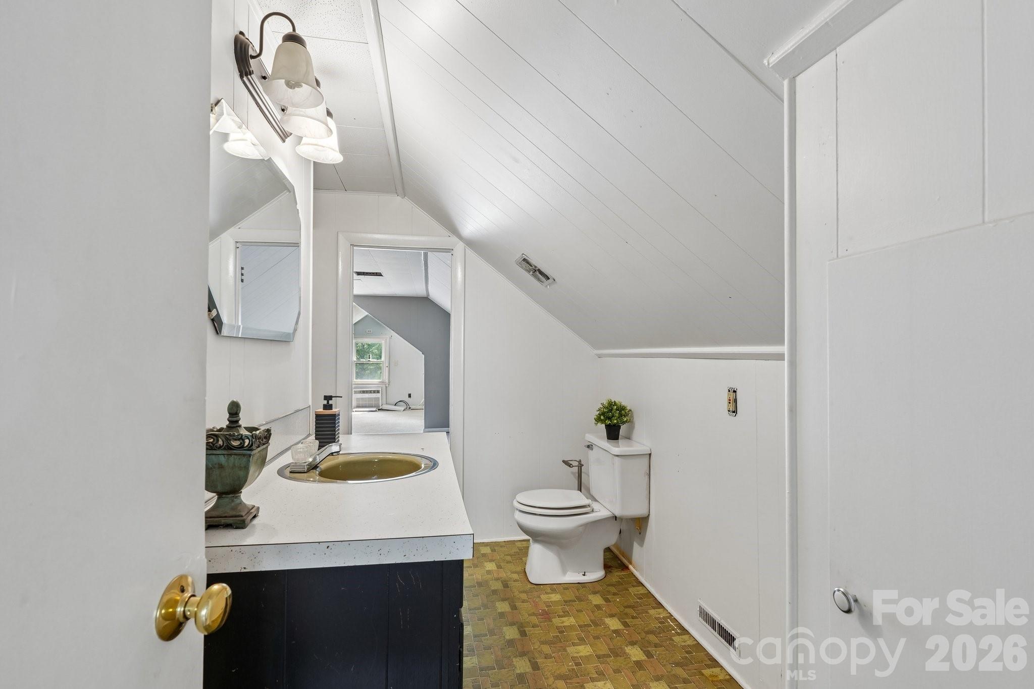 110 N Westover Drive Property Photo 30