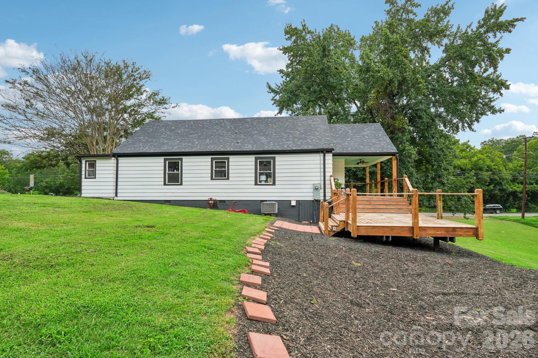 110 N Westover Drive Property Photo 41