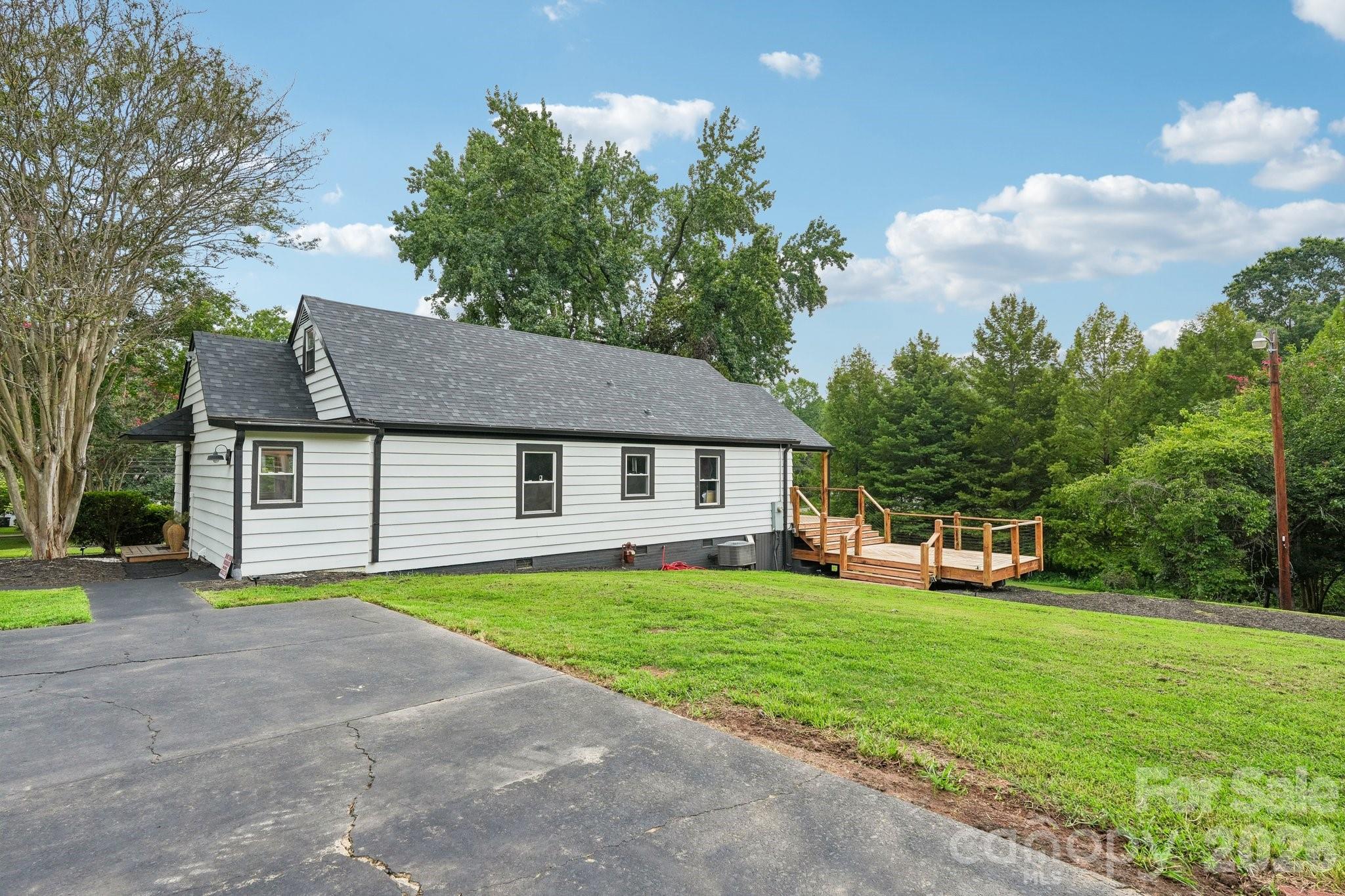 110 N Westover Drive Property Photo 43
