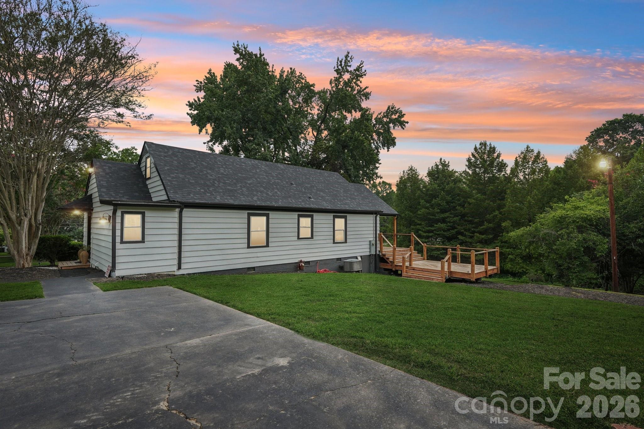 110 N Westover Drive Property Photo 44