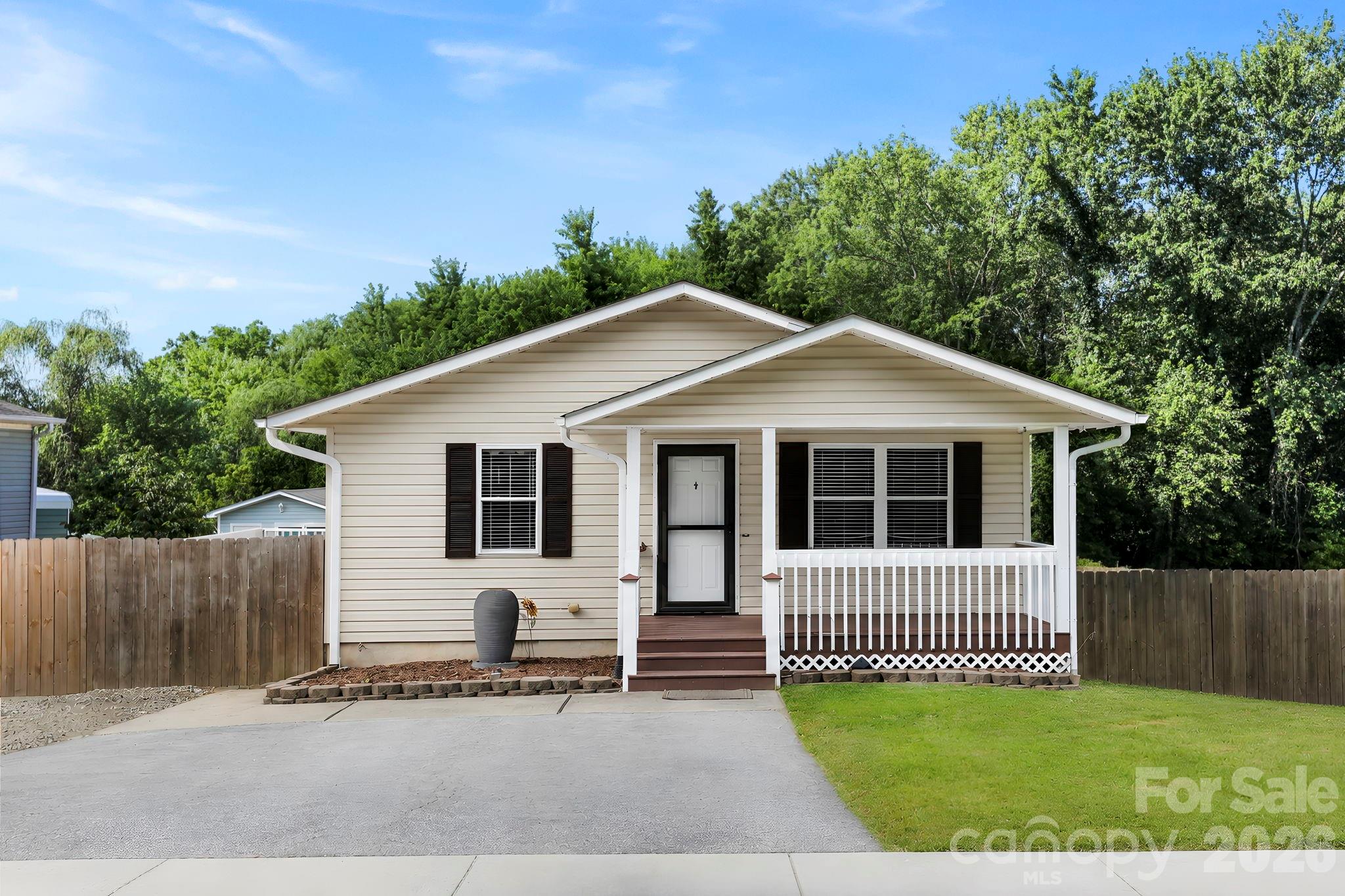 51 Kay Thomas Drive Property Photo 2