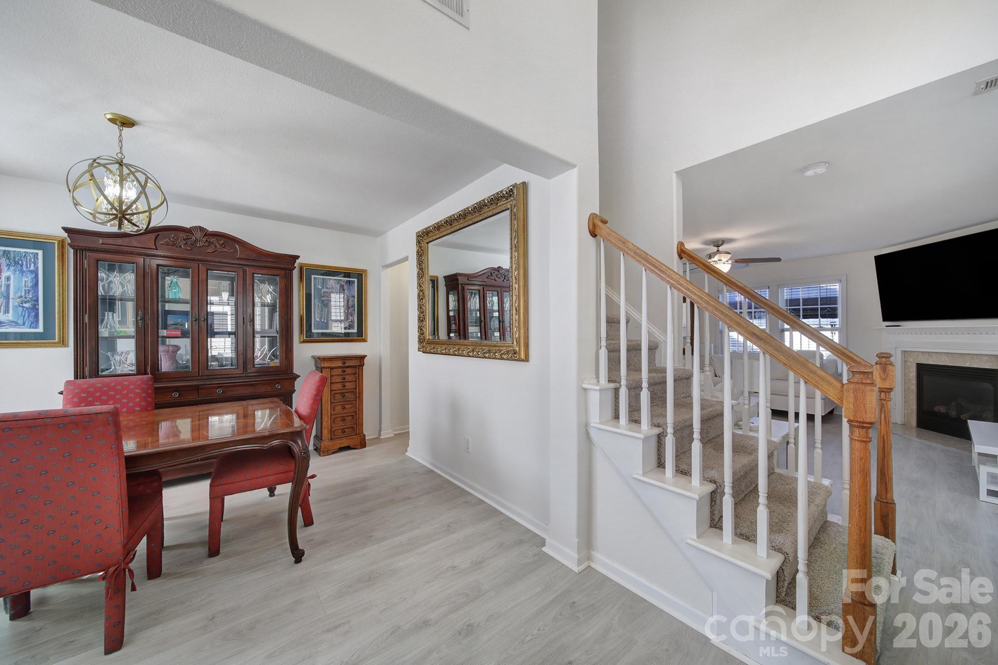 4041 Abbotsbury Drive Property Photo 6
