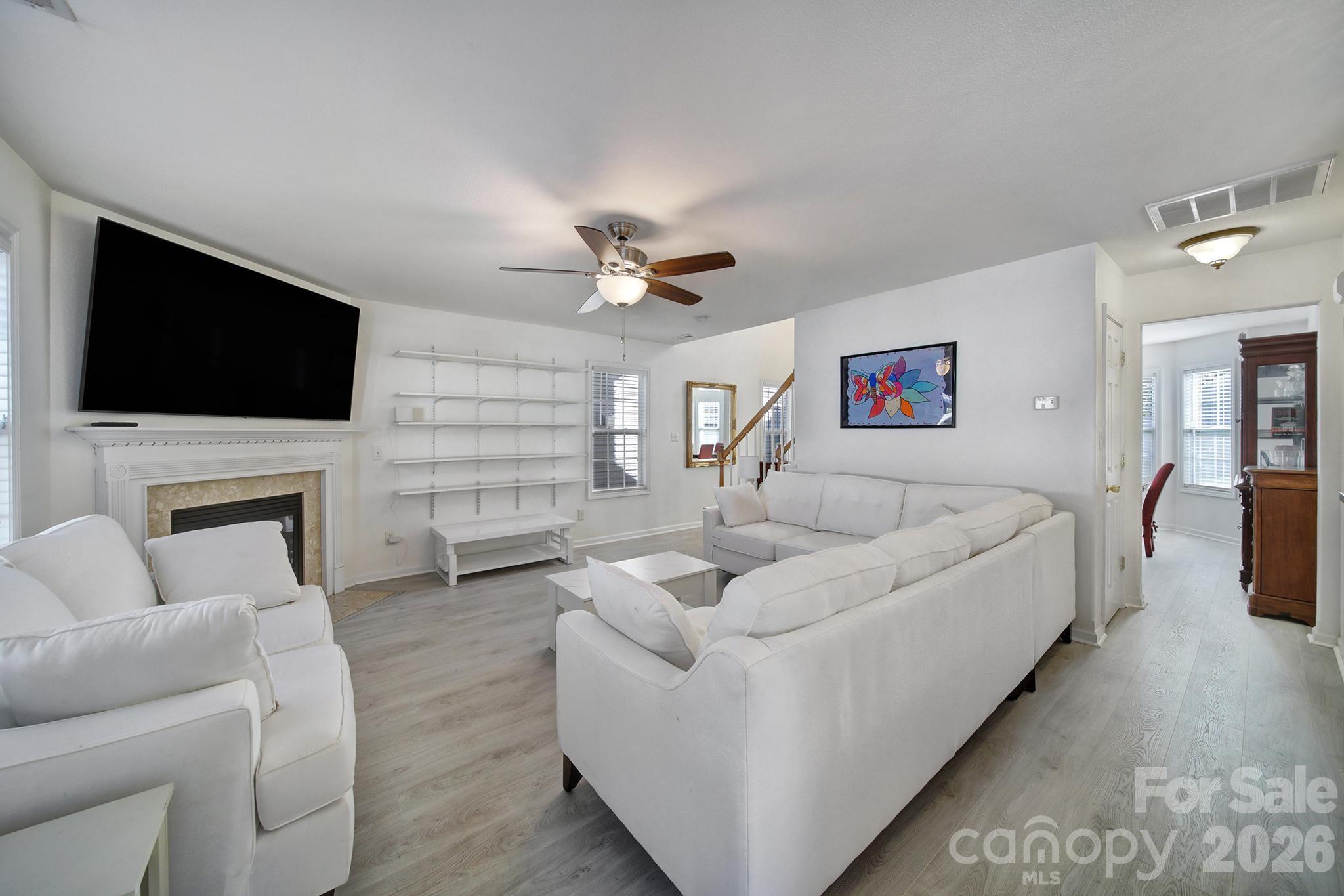 4041 Abbotsbury Drive Property Photo 10